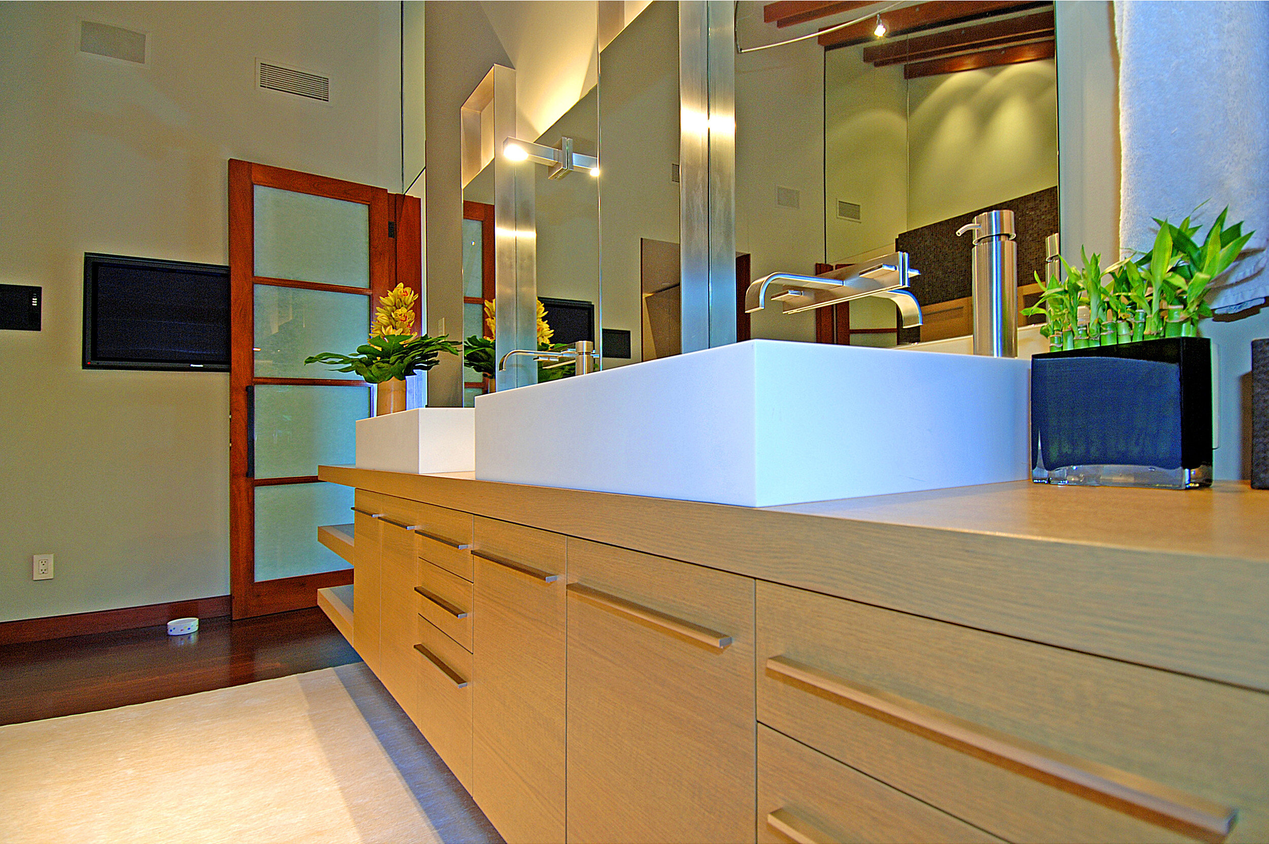 9342 sierra mar, a custom hollywood hills home with warm modern design & luxury water — whipple russell architects