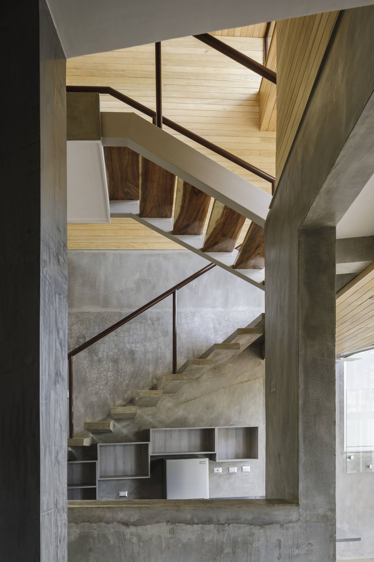 BALCONY HOUSE — LSD – LABORATORY SUSTAINING DESIGN