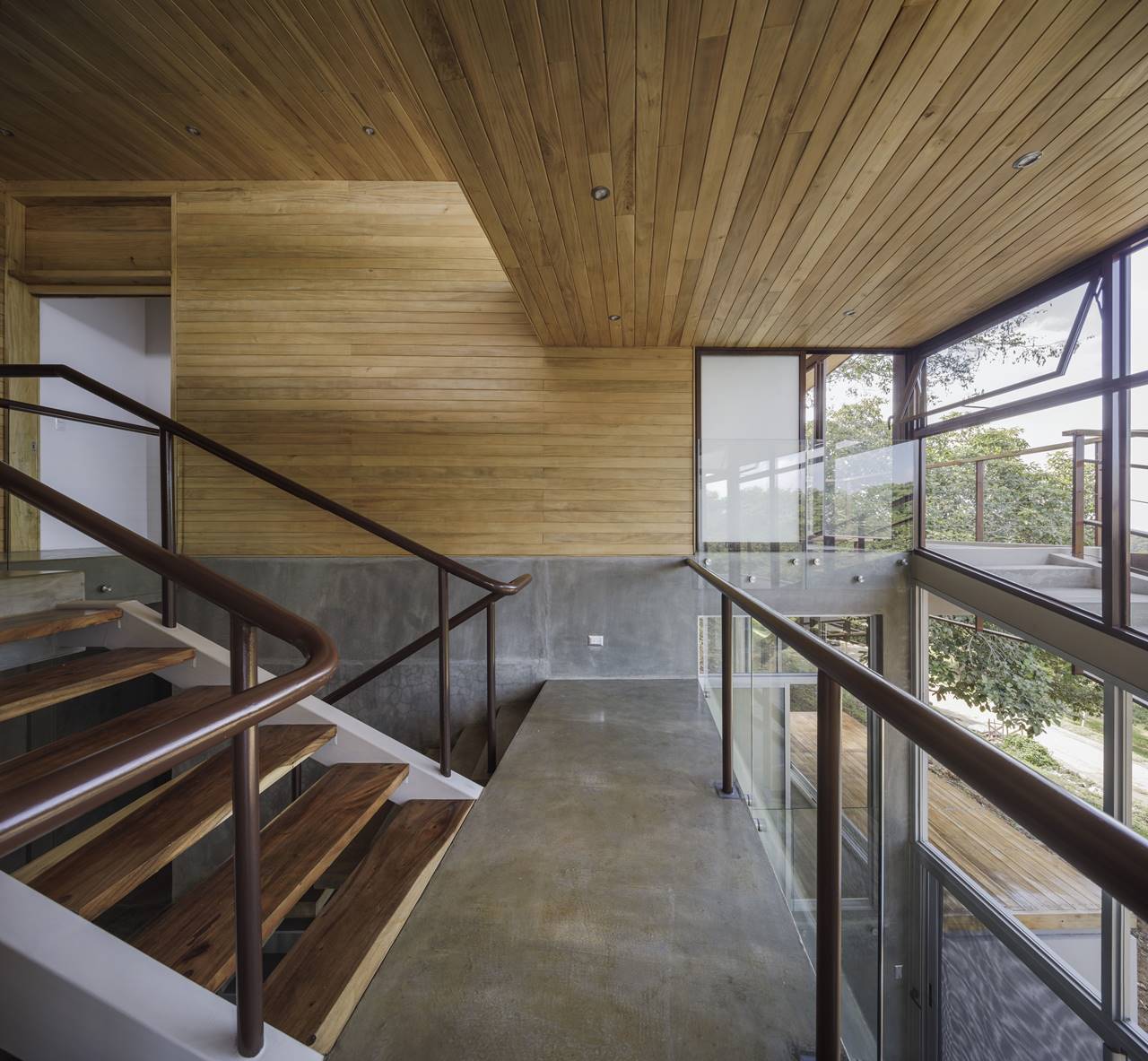 BALCONY HOUSE — LSD – LABORATORY SUSTAINING DESIGN