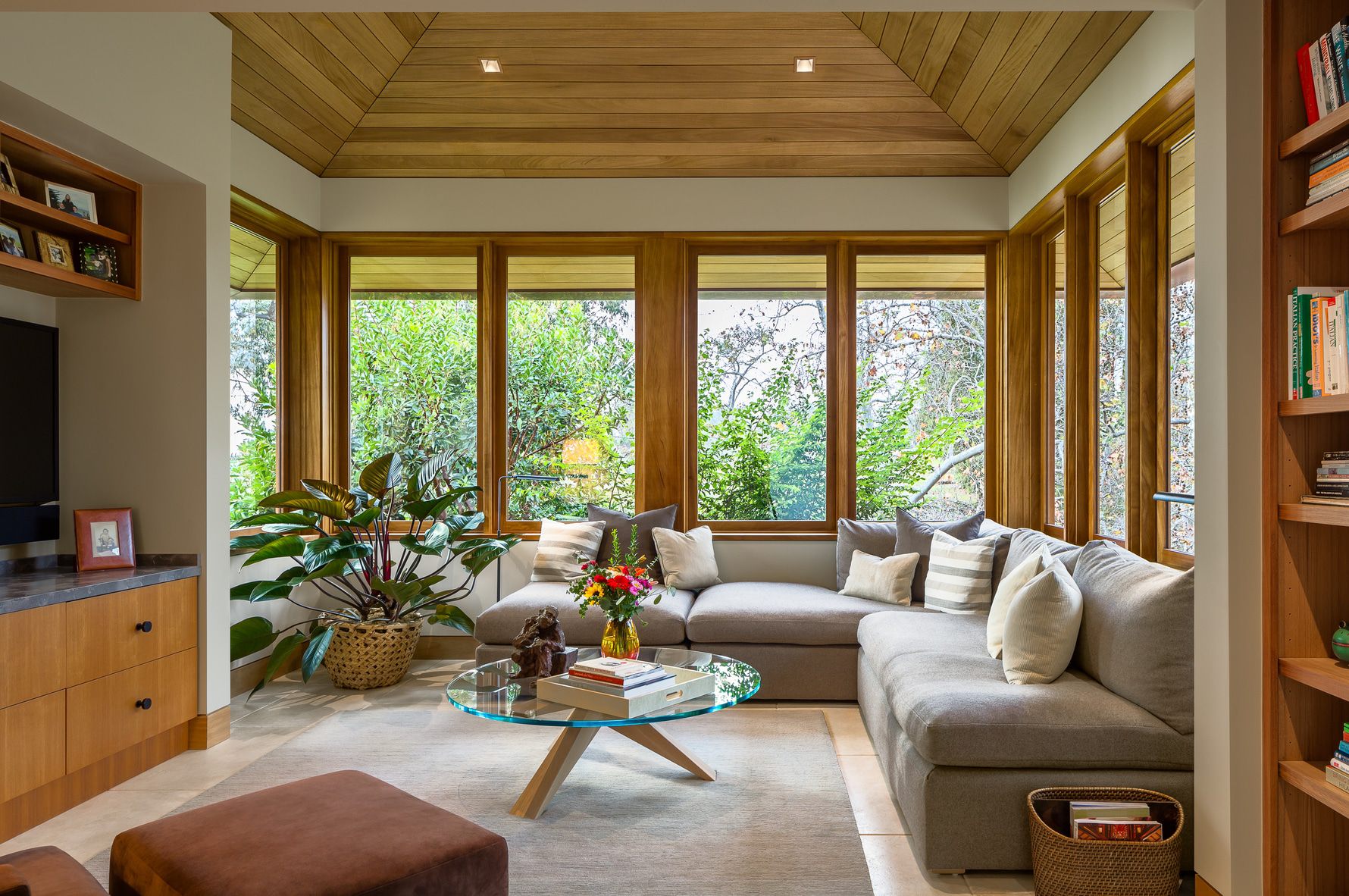 Blufftop Coastal Retreat — Neumann Mendro Andrulaitis Architects