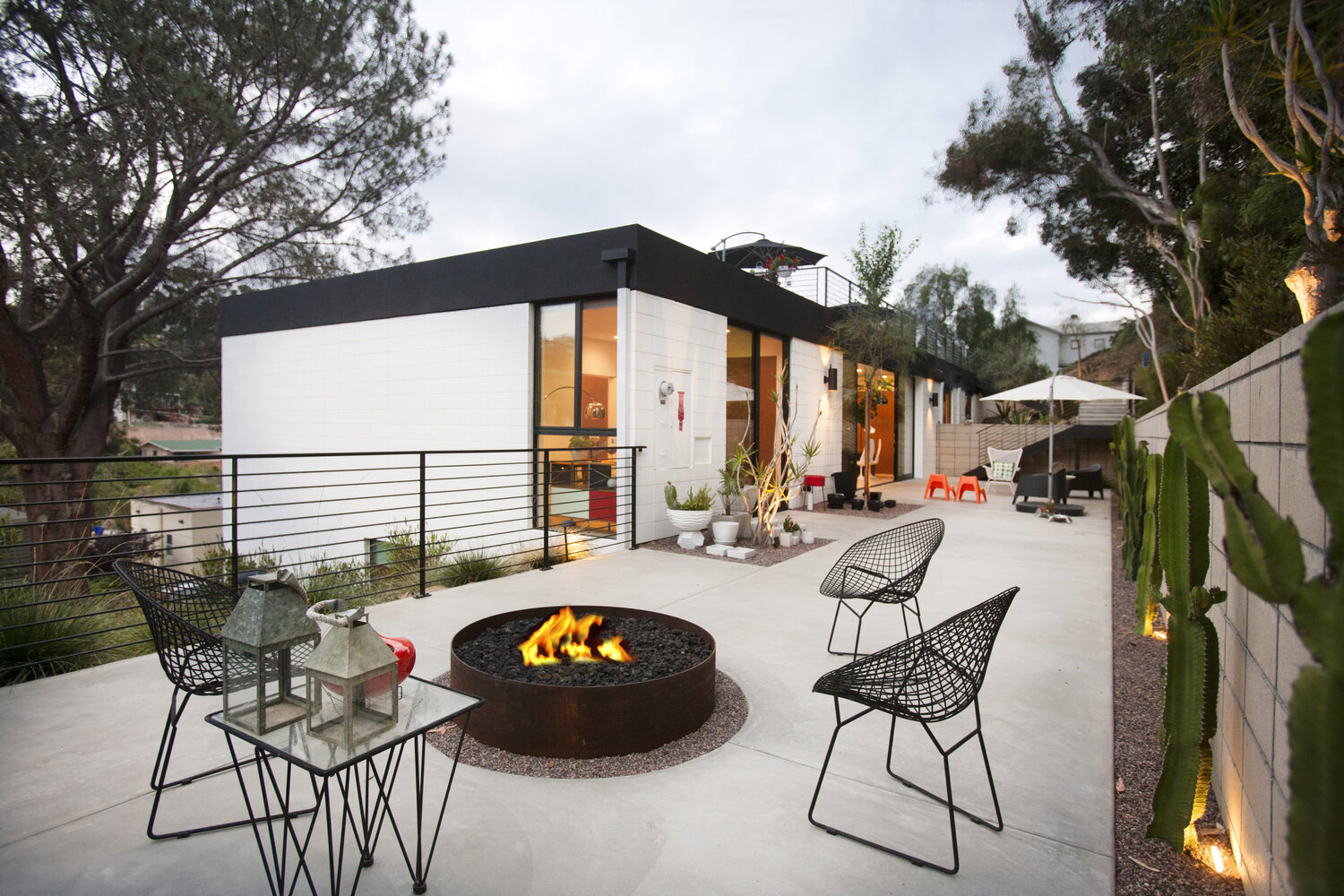 Clea Mid-Century Modern — Nakhshab Development Design