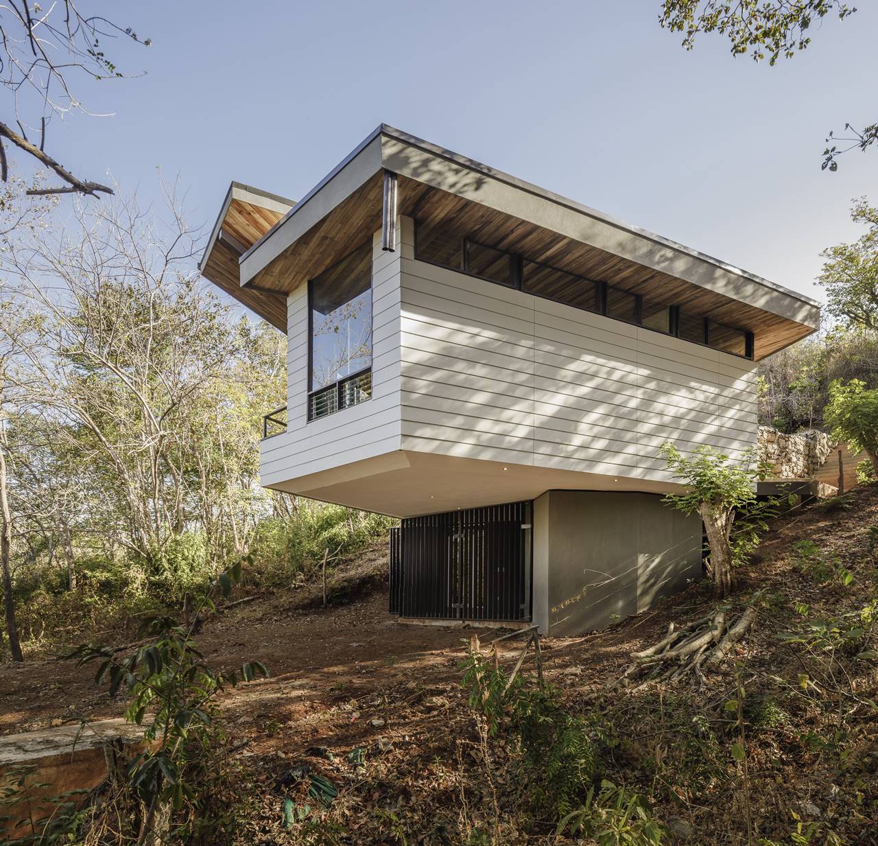 FLOATING LEAF HOUSE — LSD – LABORATORY SUSTAINING DESIGN