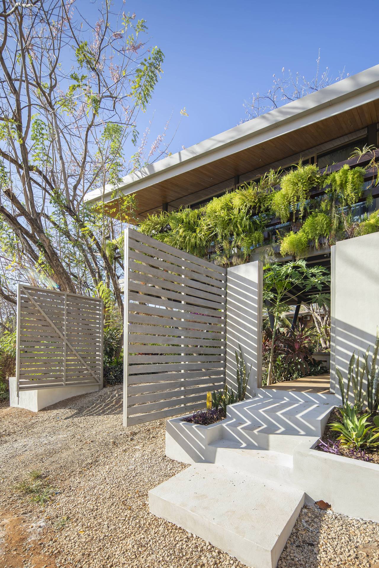 GARDEN HOUSE — LSD – LABORATORY SUSTAINING DESIGN