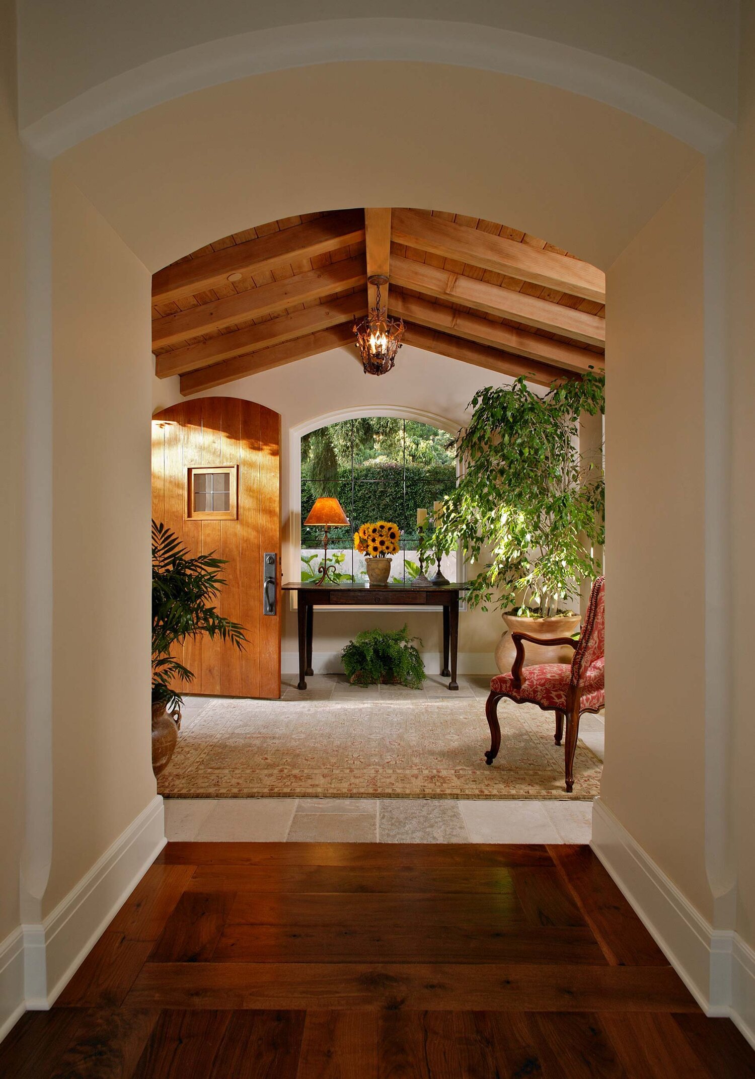 Glen Oaks Cottage: Rustic Elegance and Intimate Design by Architect Tom Meaney in Santa Barbara — Tom Meaney | Architect