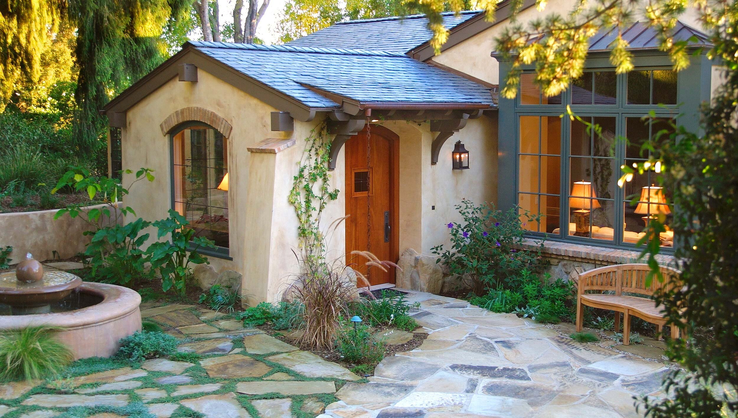 Glen Oaks Cottage: Rustic Elegance and Intimate Design by Architect Tom Meaney in Santa Barbara — Tom Meaney | Architect