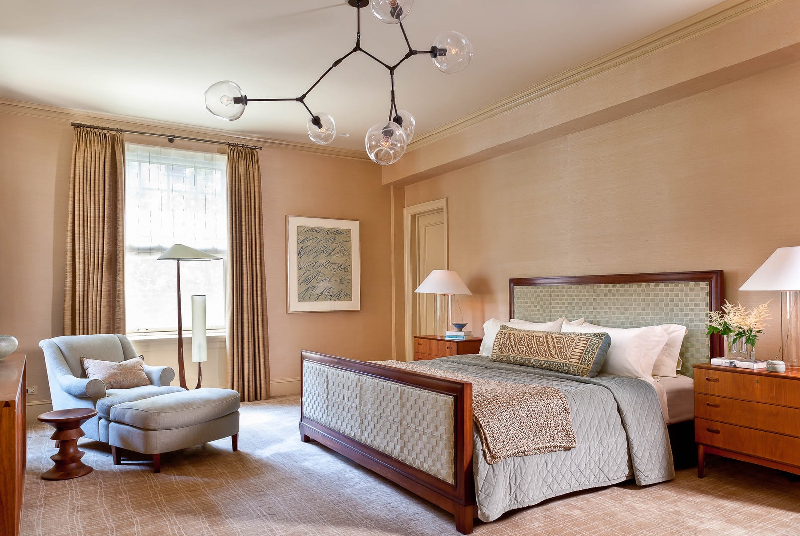 Gracious Apartment — Glenn Gissler Design