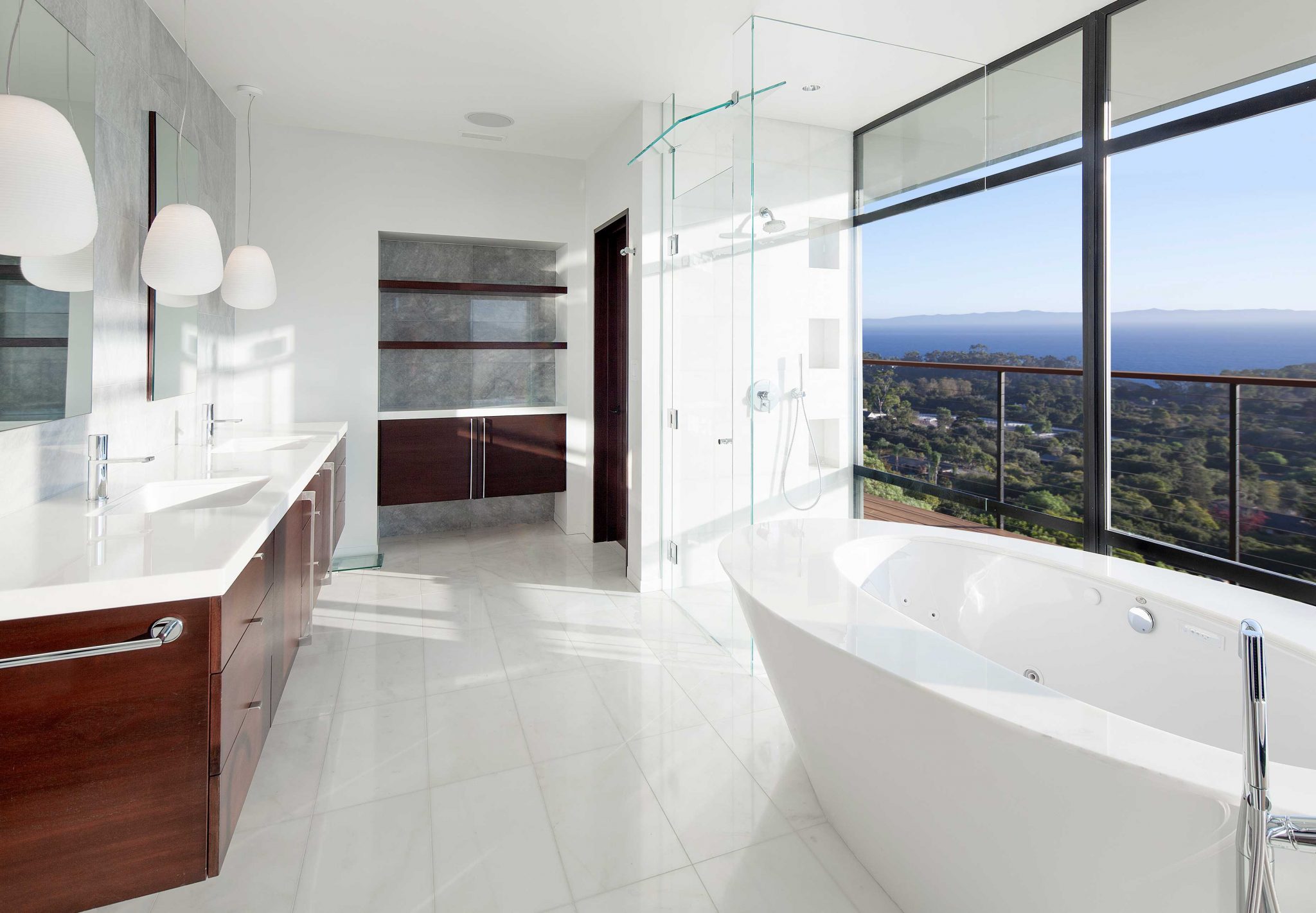 Hilltop Contemporary — Leonard Unander Associates