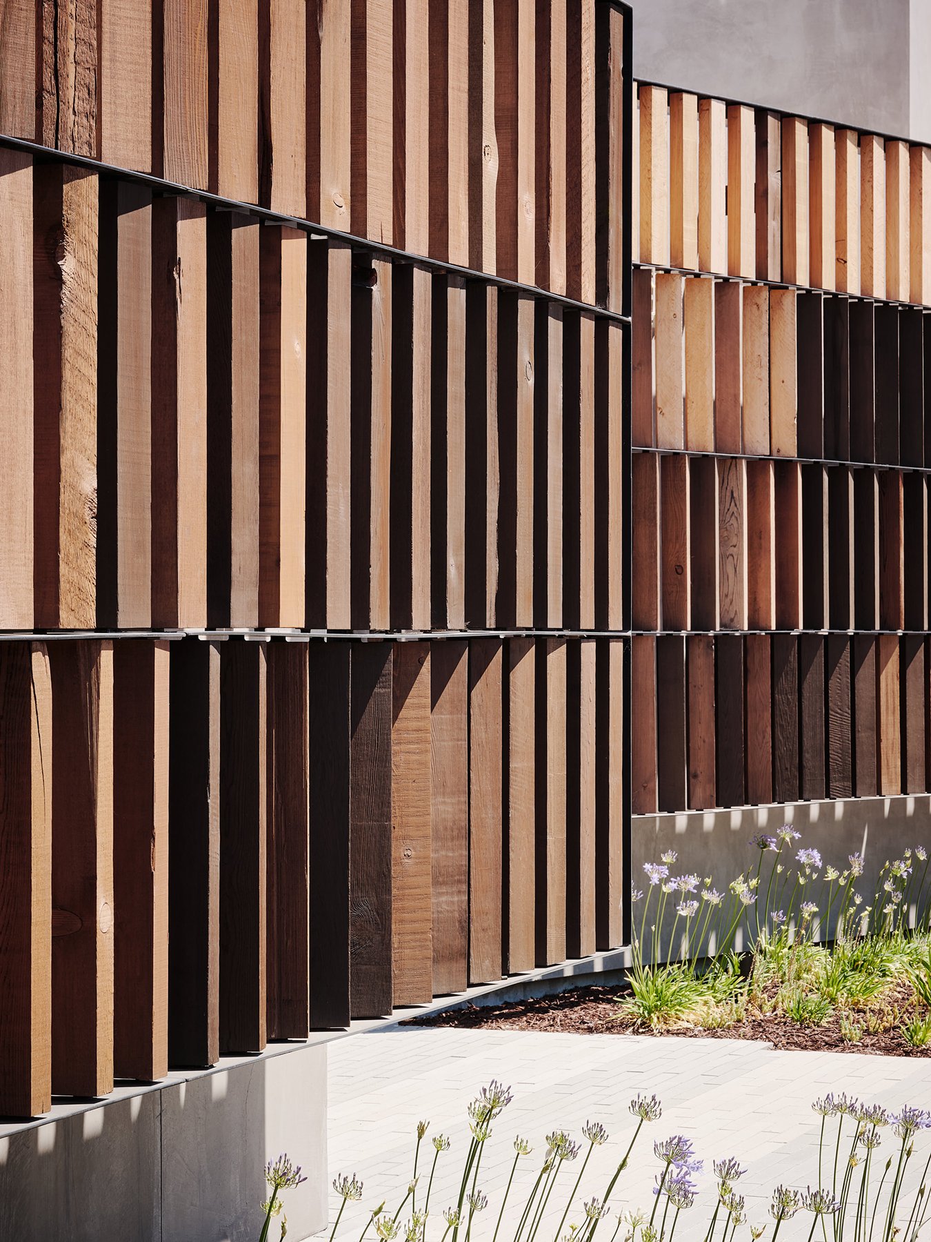 Kol Emeth Synagogue — Field Architecture