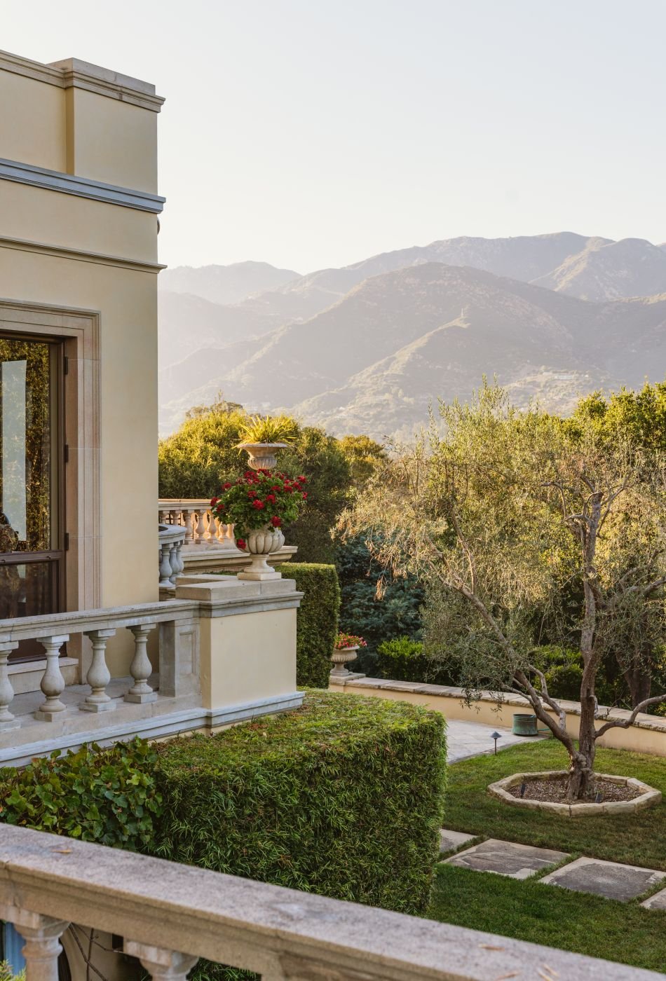 Knapp Drive Mediterranean Estate — Warner Group Architects