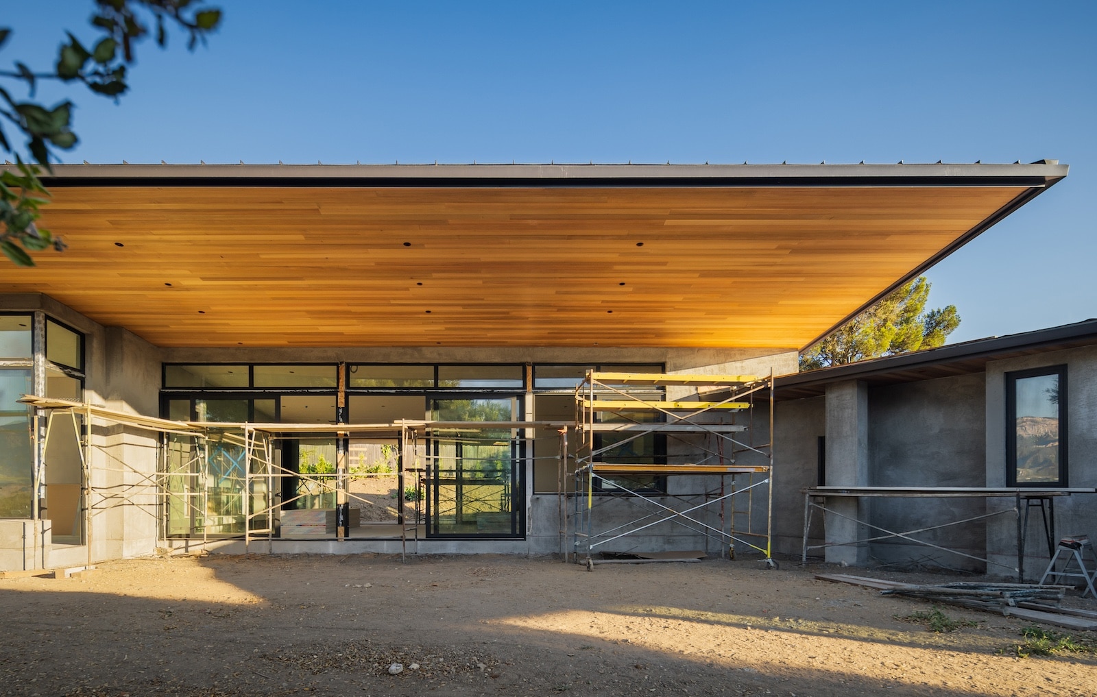 Modern Architect in Santa Barbara preserves oak woodland — Blackbird Architects, Santa Barbara, California - Residential & Commercial