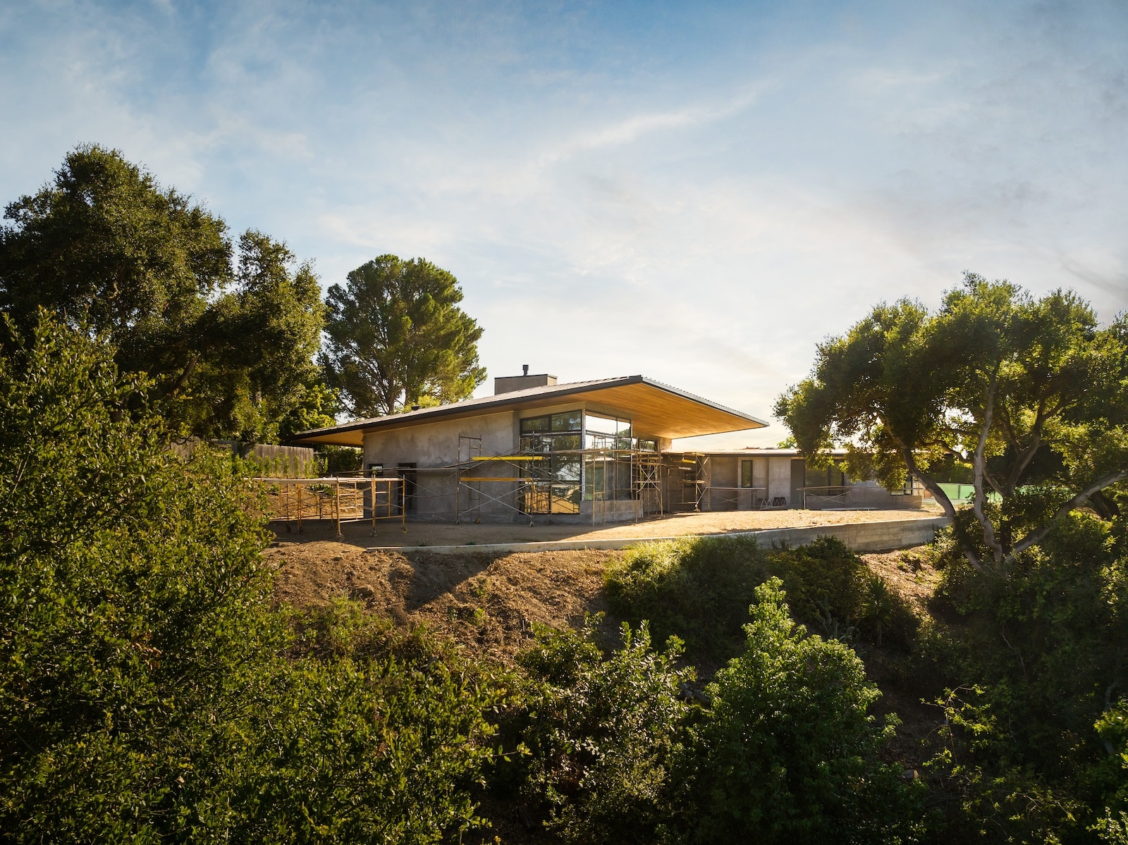 Modern Architect in Santa Barbara preserves oak woodland — Blackbird Architects