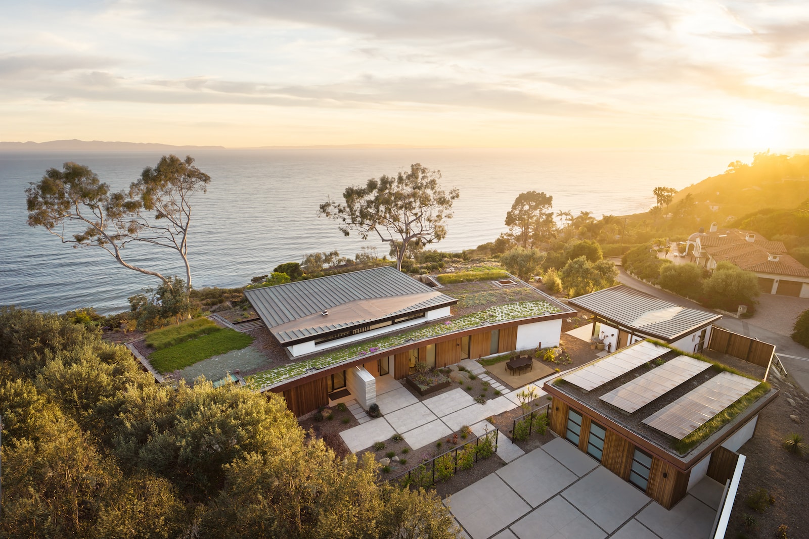 Ocean Bluff Home, modern coastal residence, Blackbird Architects — Blackbird Architects