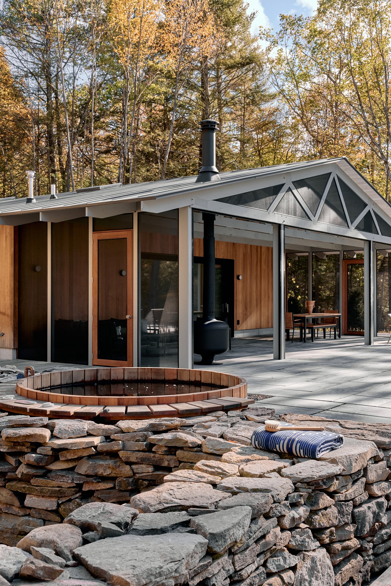 Olive Poolhouse — DEMO Architects