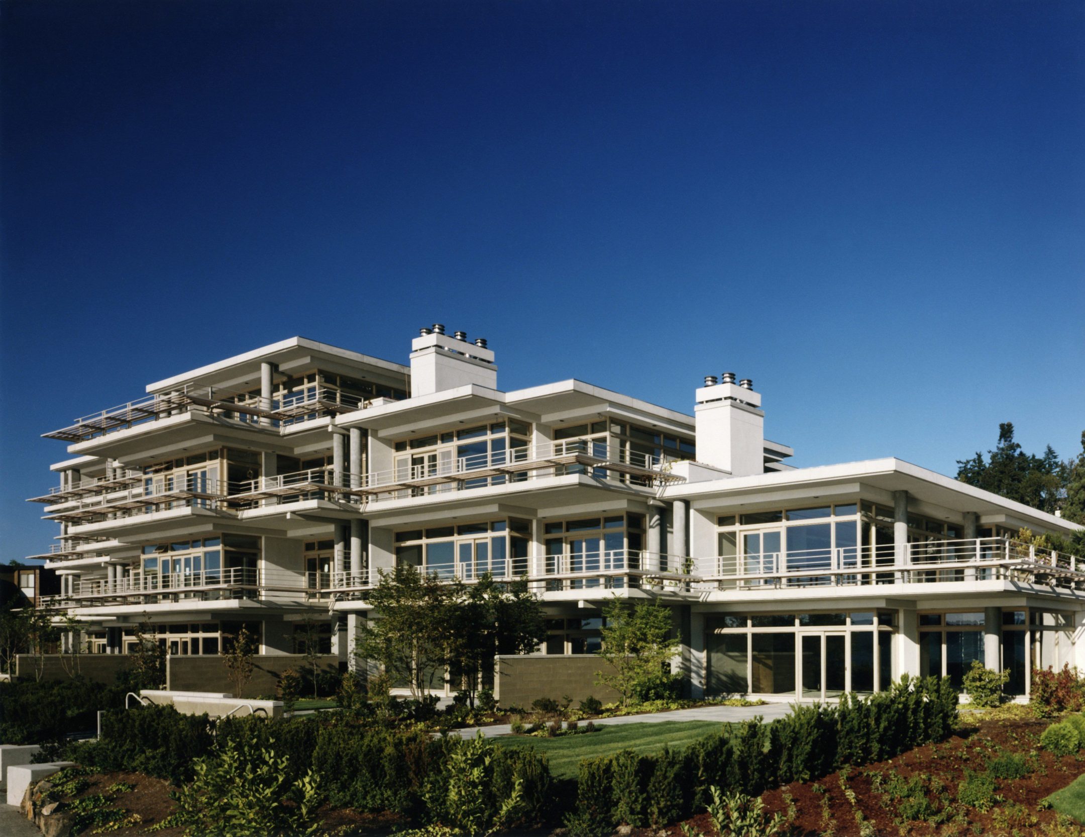 Carillon Point Condominium Building — Olson Kundig