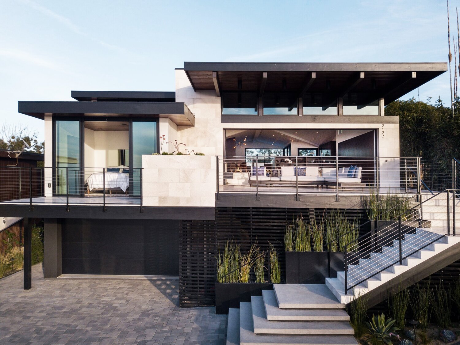 Posard Mid-Century Modern — Nakhshab Development Design