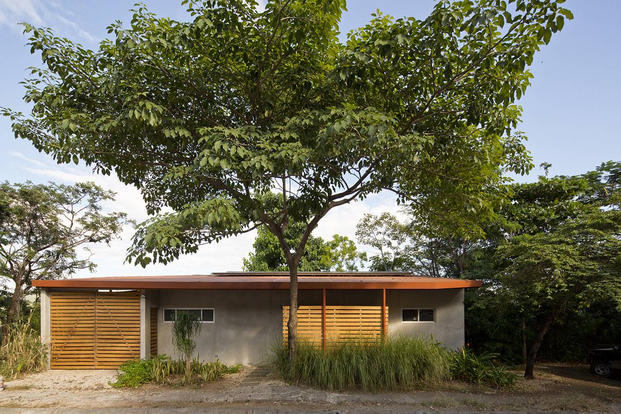 URBAN BEACH HOUSE — LSD – LABORATORY SUSTAINING DESIGN
