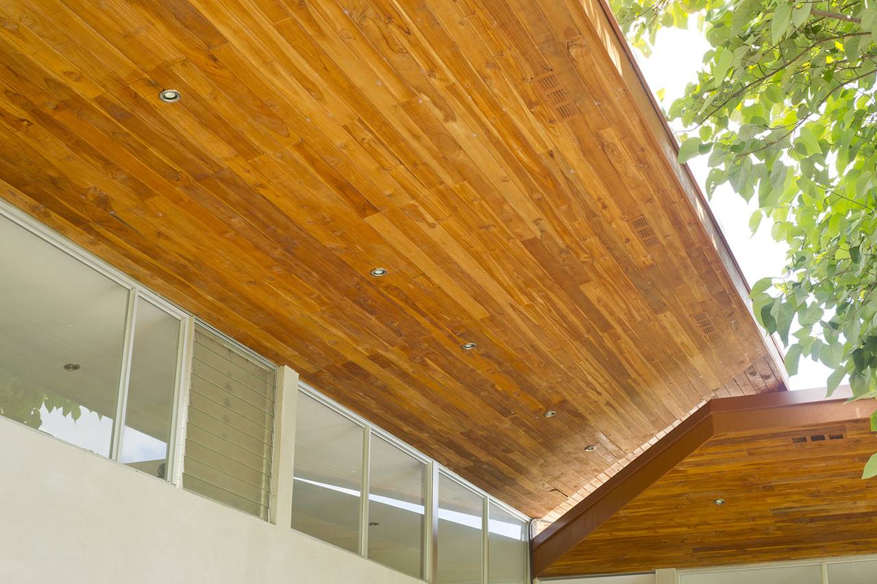 URBAN BEACH HOUSE — LSD – LABORATORY SUSTAINING DESIGN