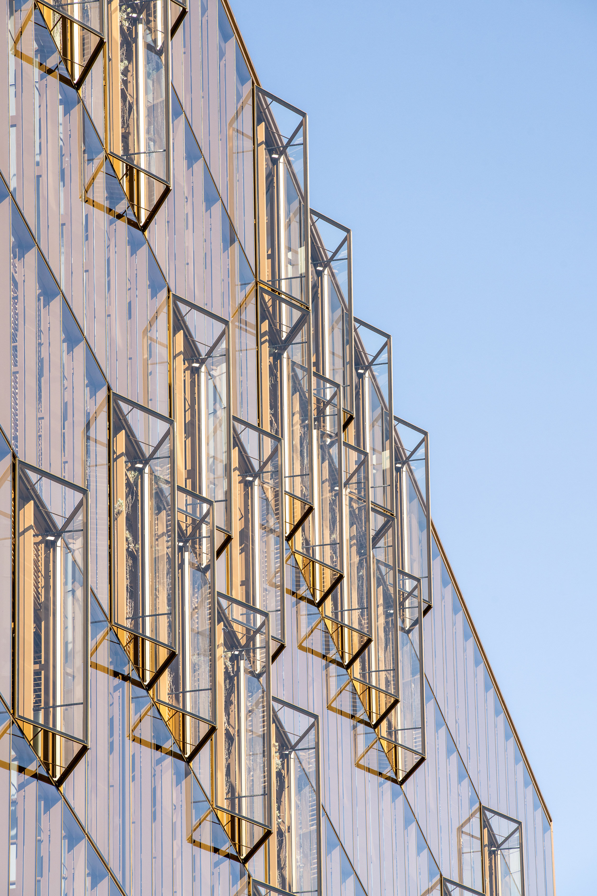 Uber HQ Facade Planters — Surfacedesign, Inc.