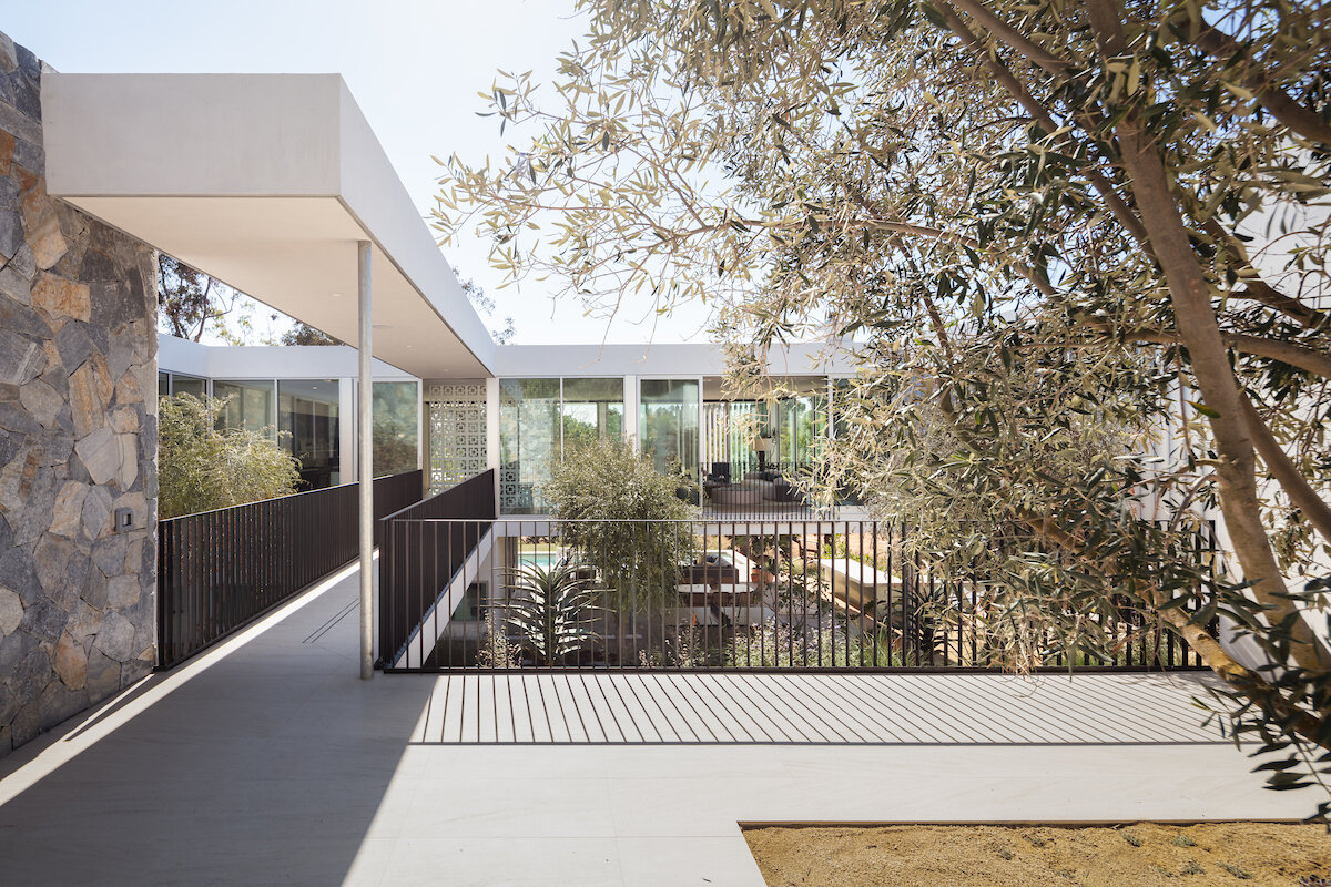 Athina — Nakhshab Development Design