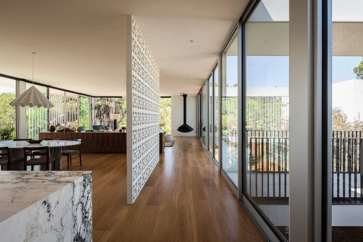 Athina — Nakhshab Development Design