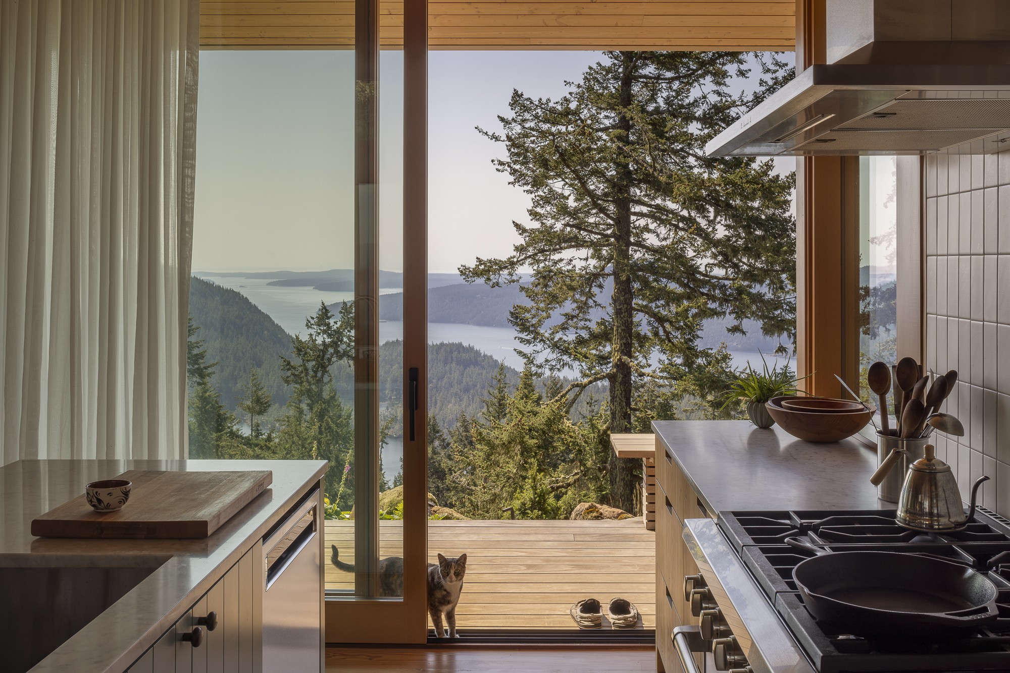 Heliotrope — Hillside Residence — Heliotrope Architects