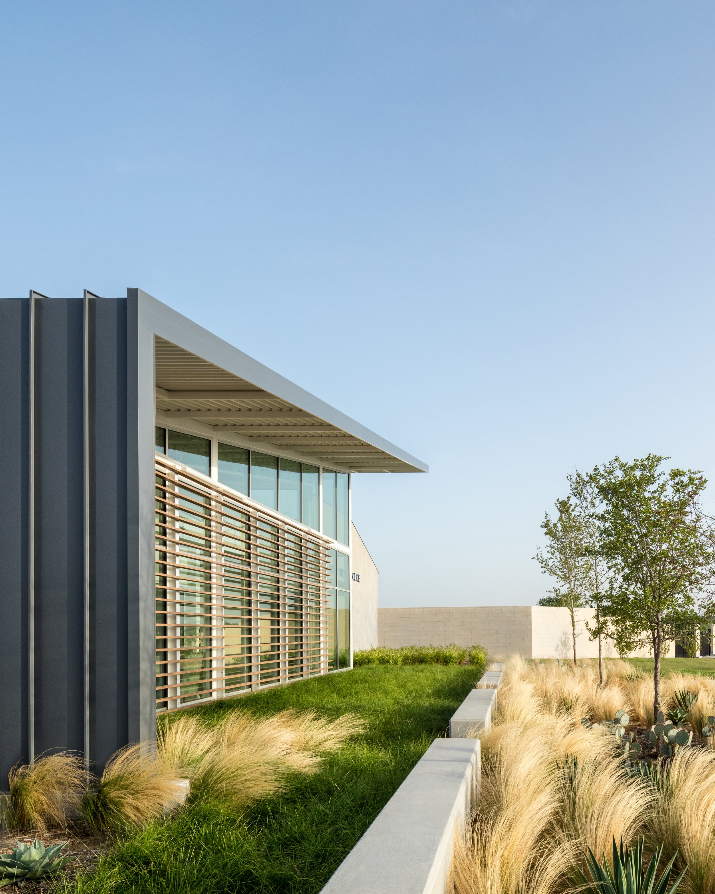 Fort Worth Police Department 6th Patrol Division — Roth Sheppard Architects