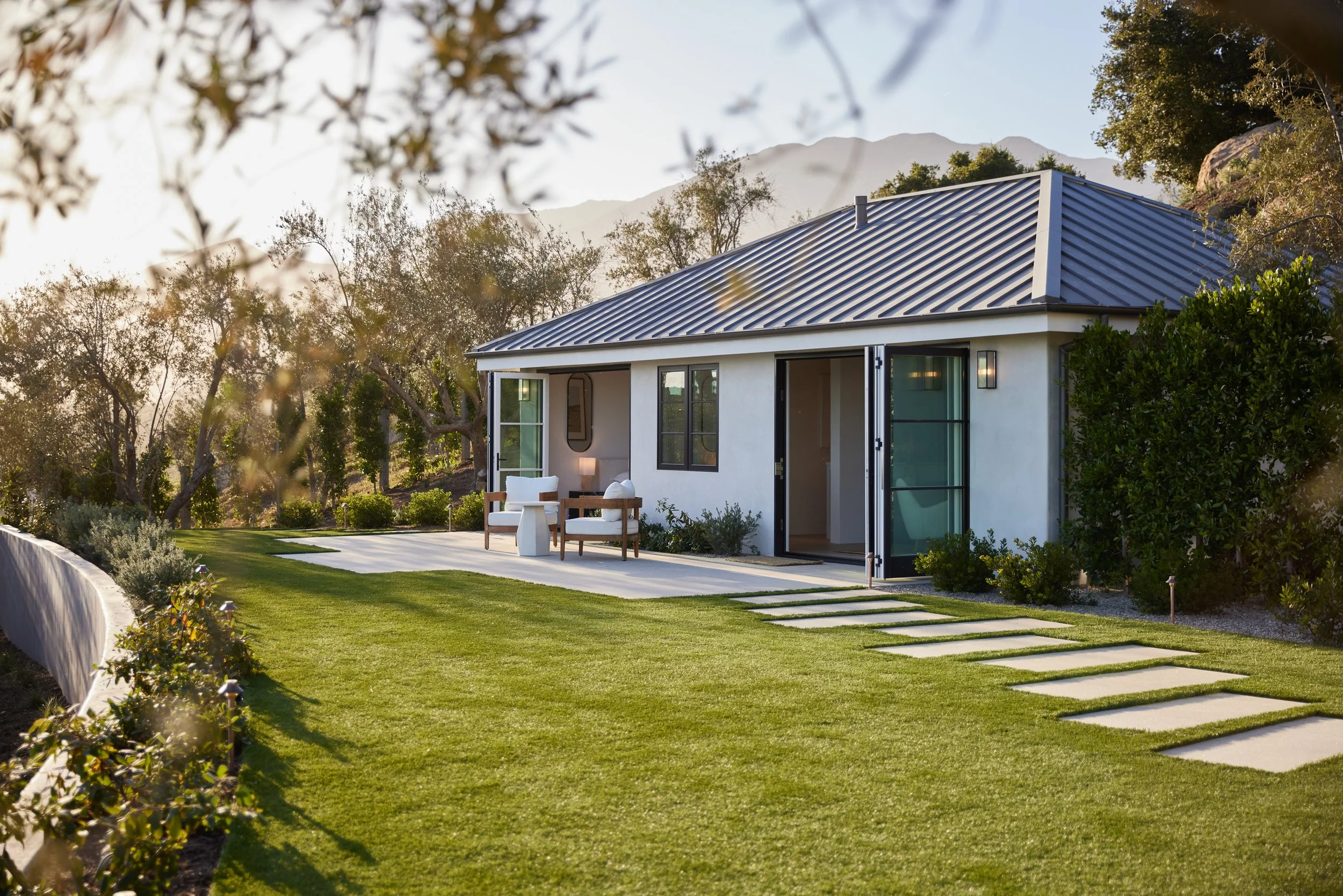 EAST VALLEY RD — Becker Studios