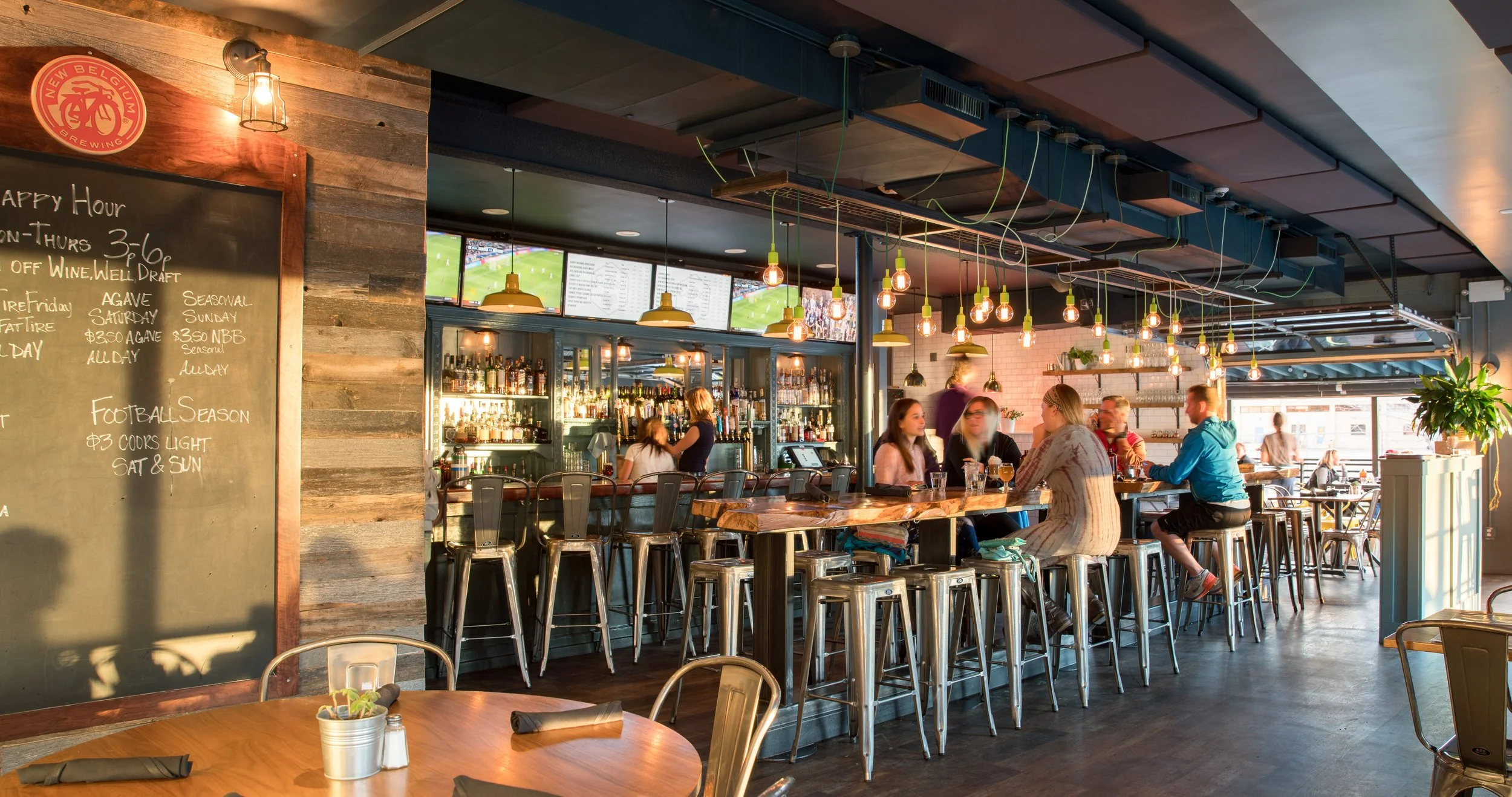 ESTERS NEIGHBORHOOD PUB — Roth Sheppard Architects
