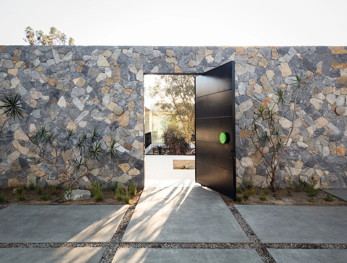 Athina — Nakhshab Development Design