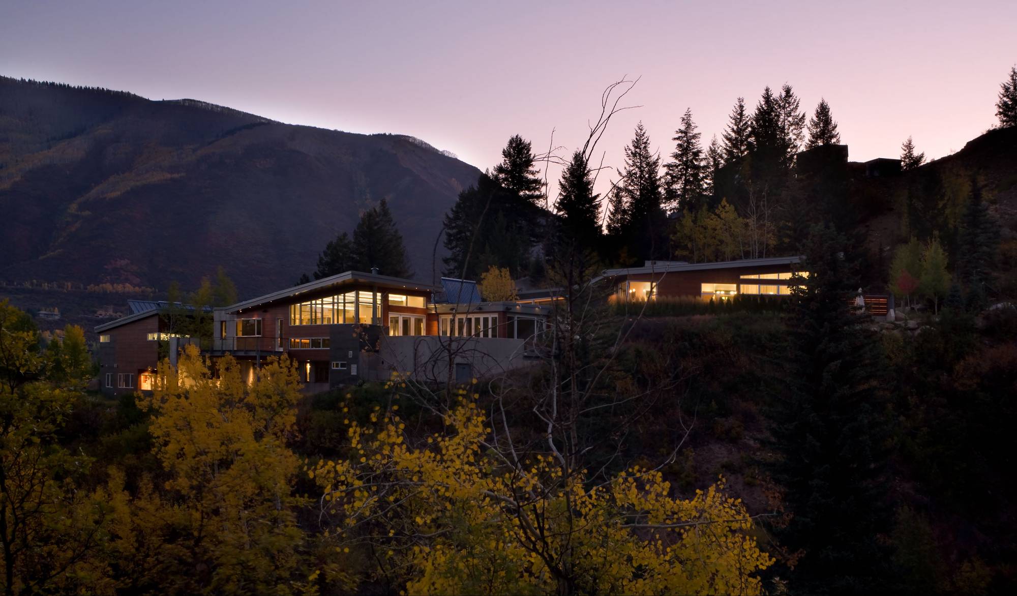 Edge House — Studio B 