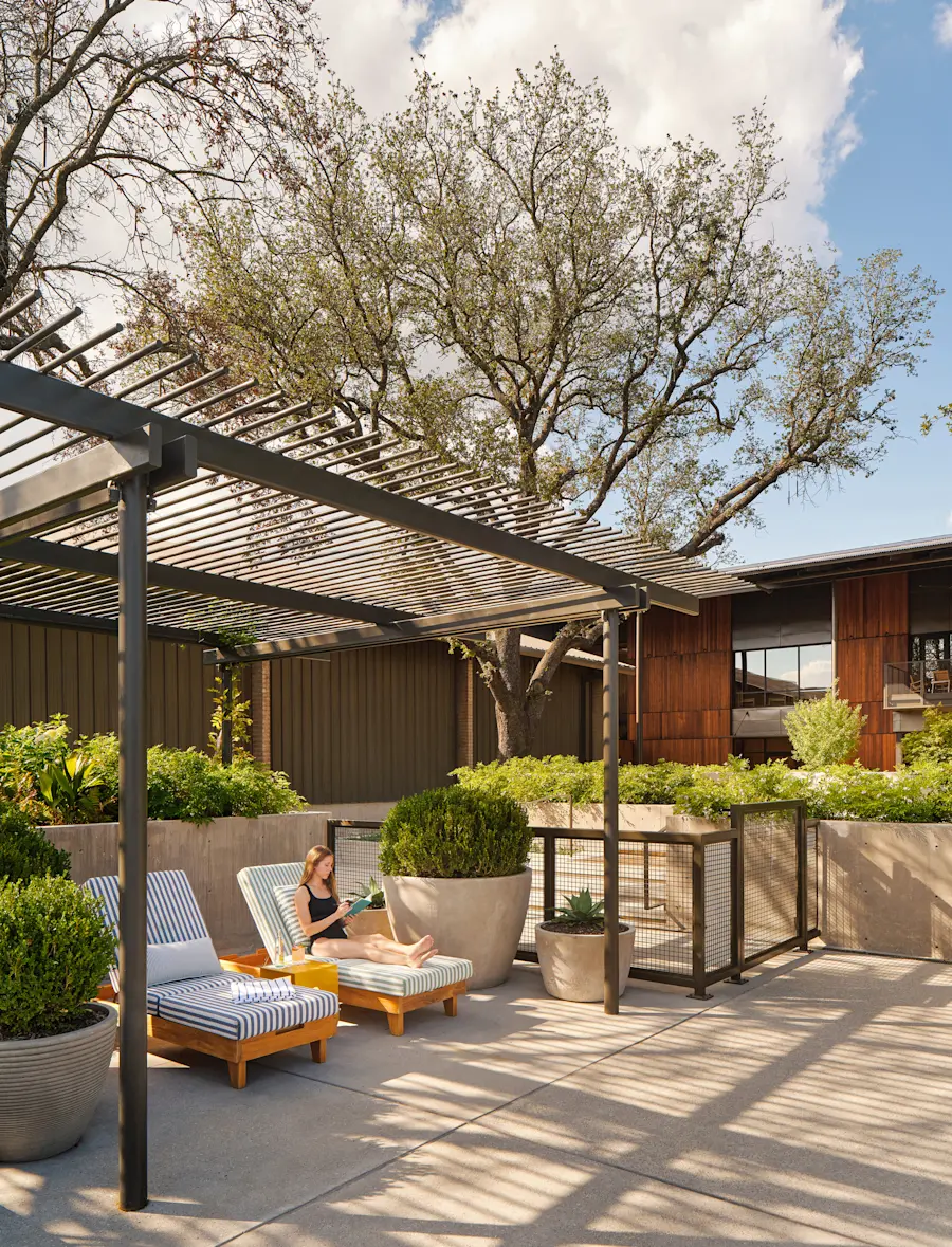 Banner House — Commune Design