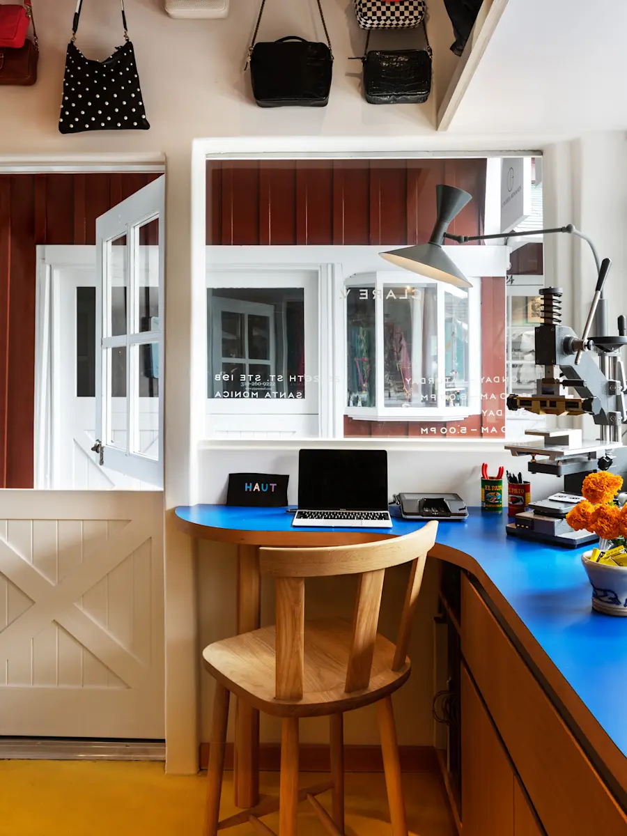Clare V. — Commune Design