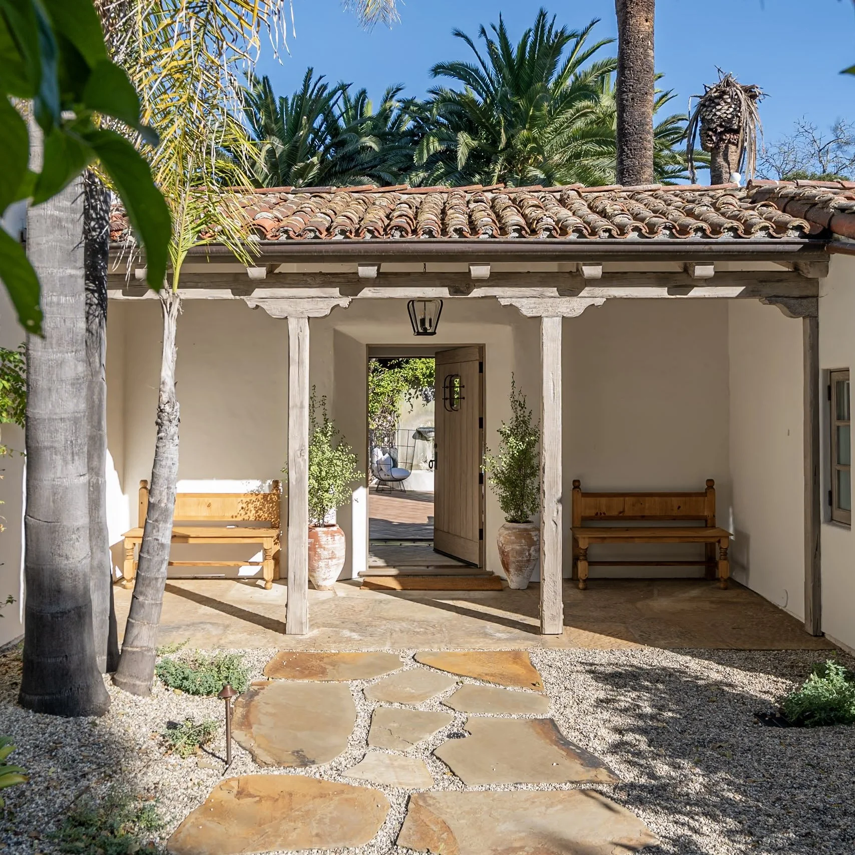 E. VALLEY HACIENDA — Becker Studios