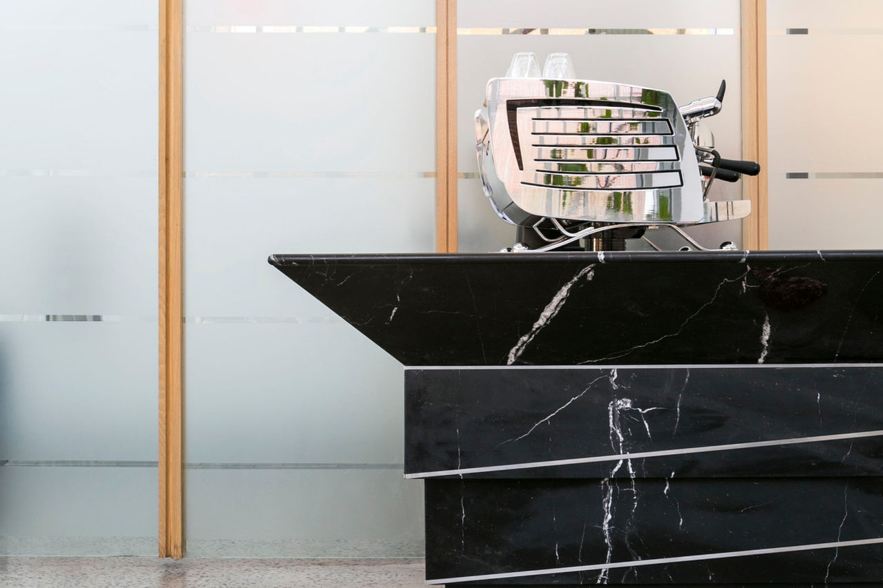 Konrad Espresso Bar-A cutting-edge Espresso Bar fora Soho incubator — Studio Vural Architects