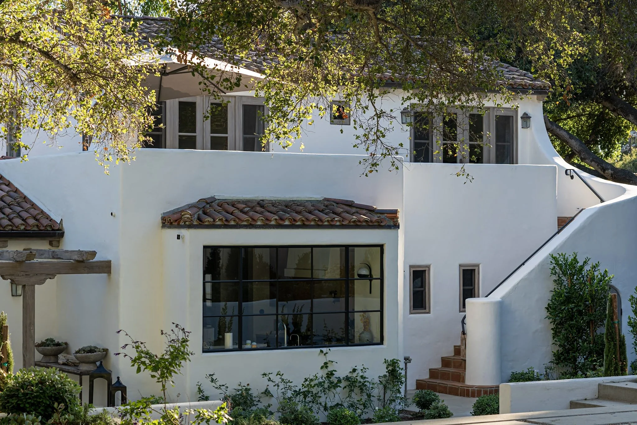 E. VALLEY HACIENDA — Becker Studios