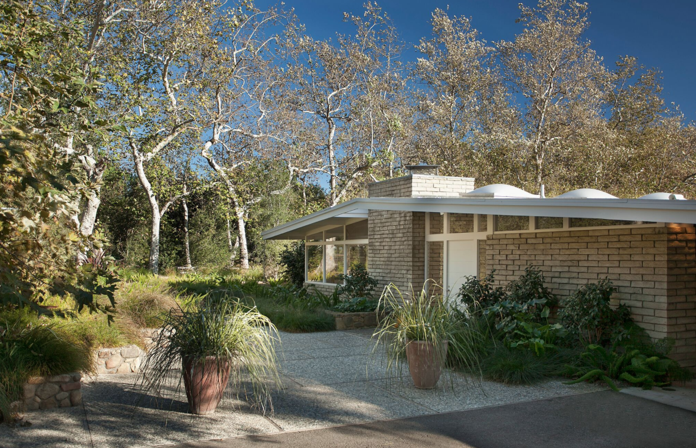 GLEN OAKS — Becker Studios