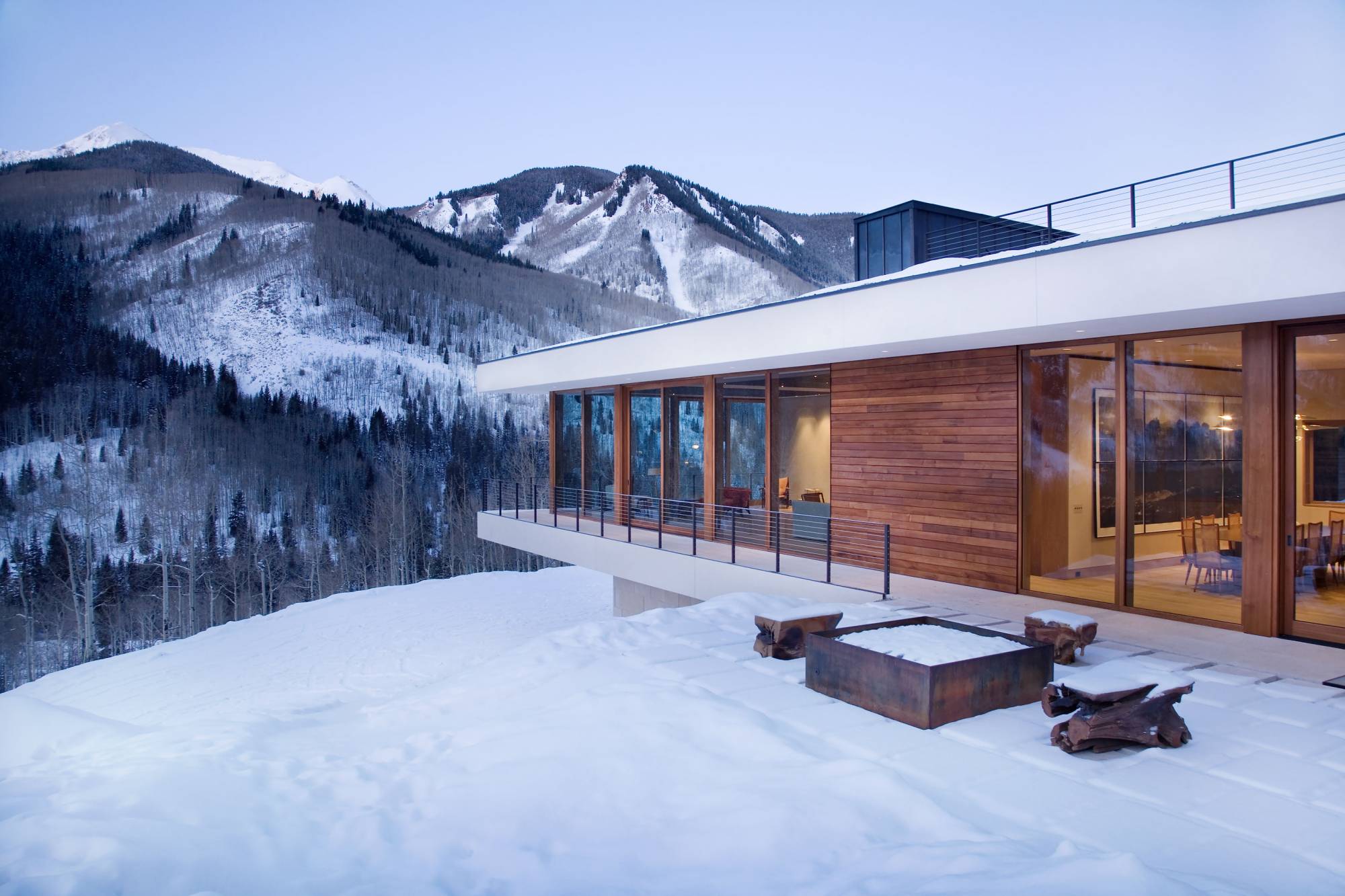 Linear House — Studio B 