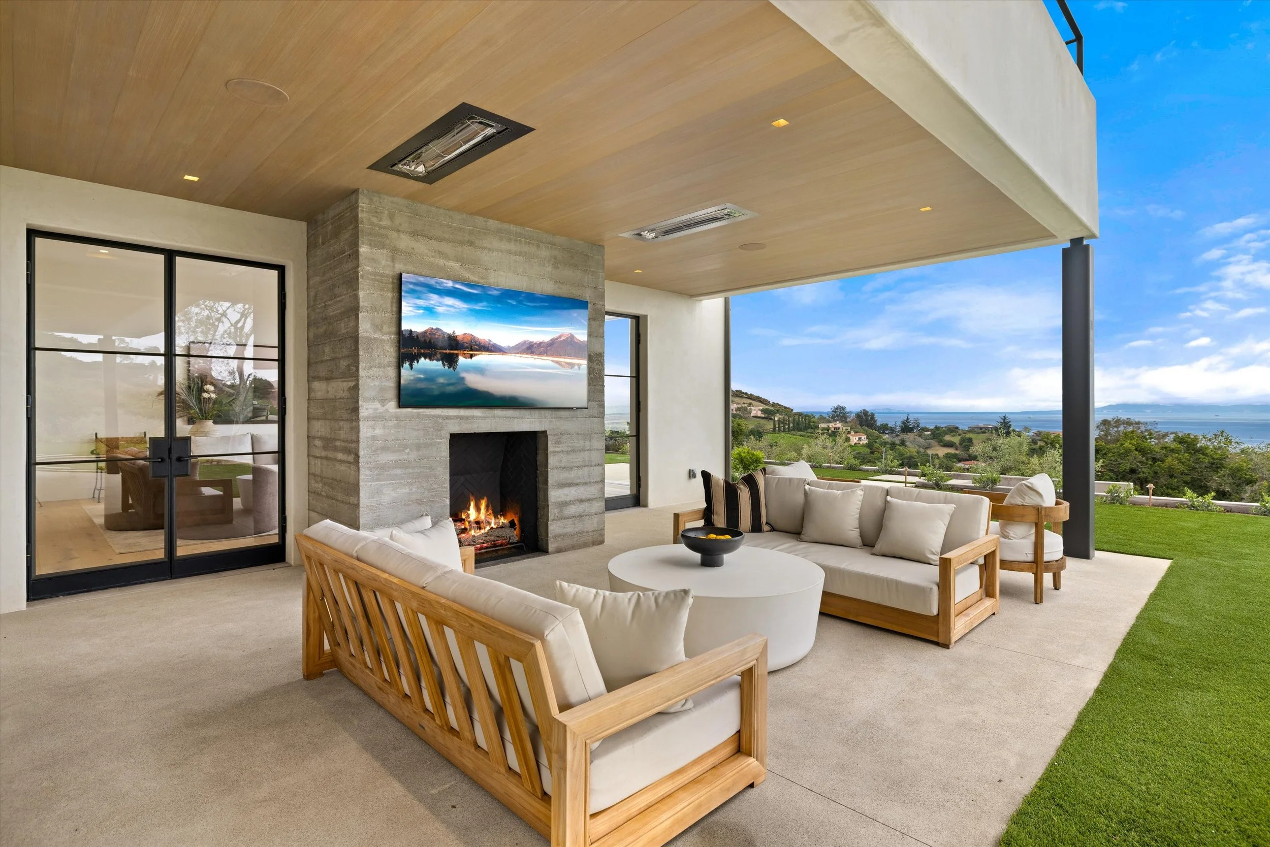 EAST VALLEY RD — Becker Studios