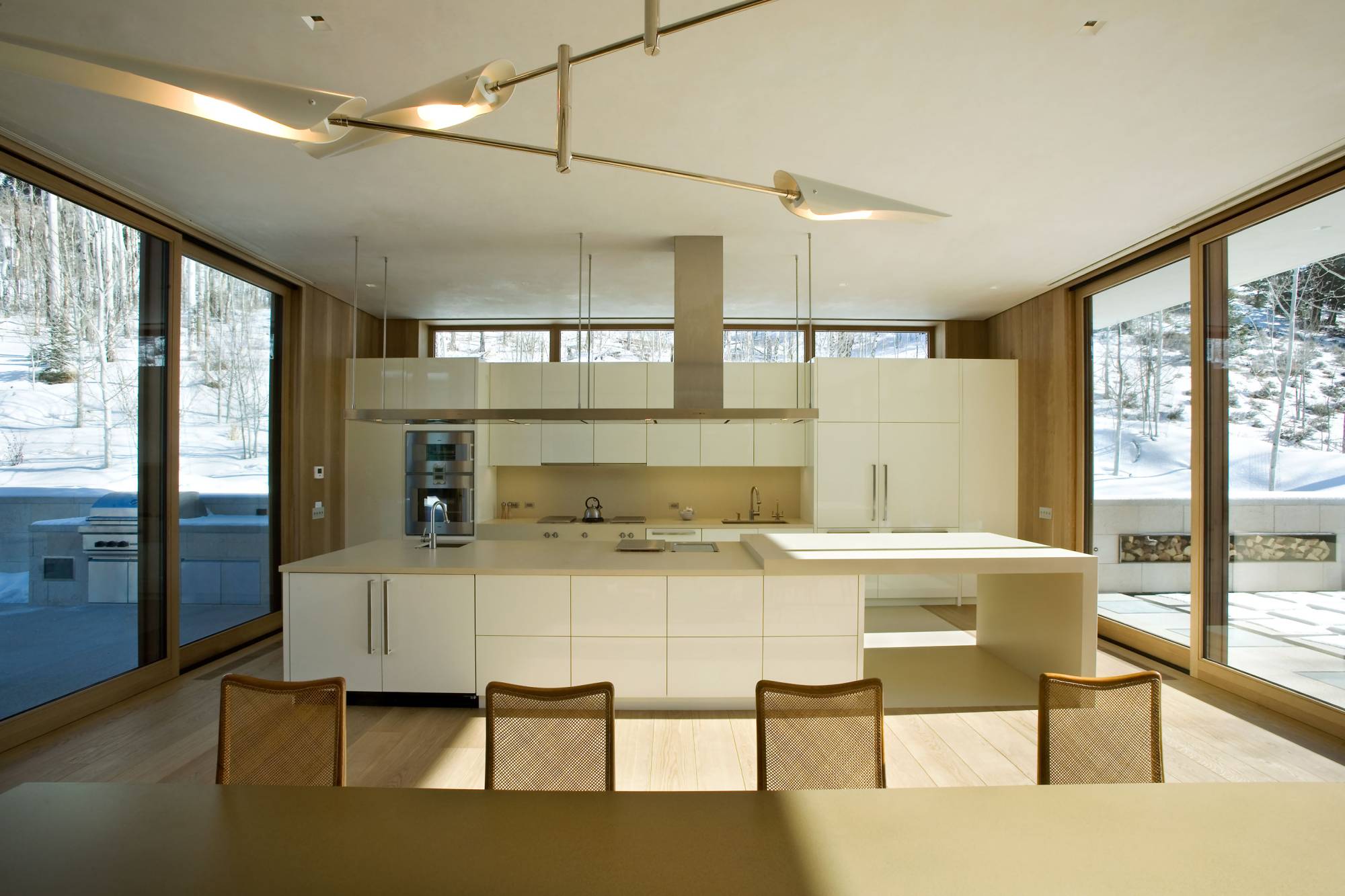 Linear House — Studio B 