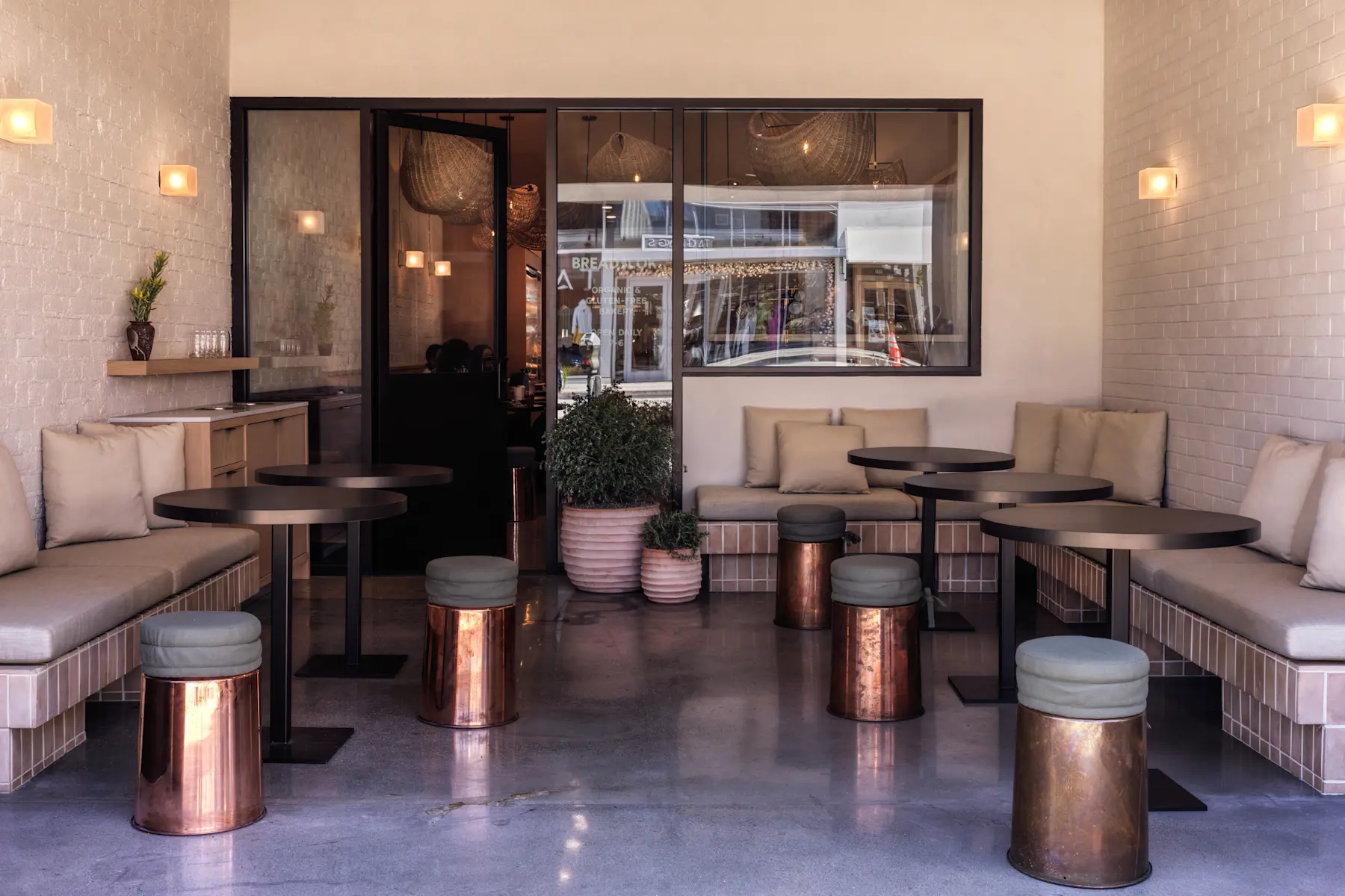 Breadblok — Commune Design