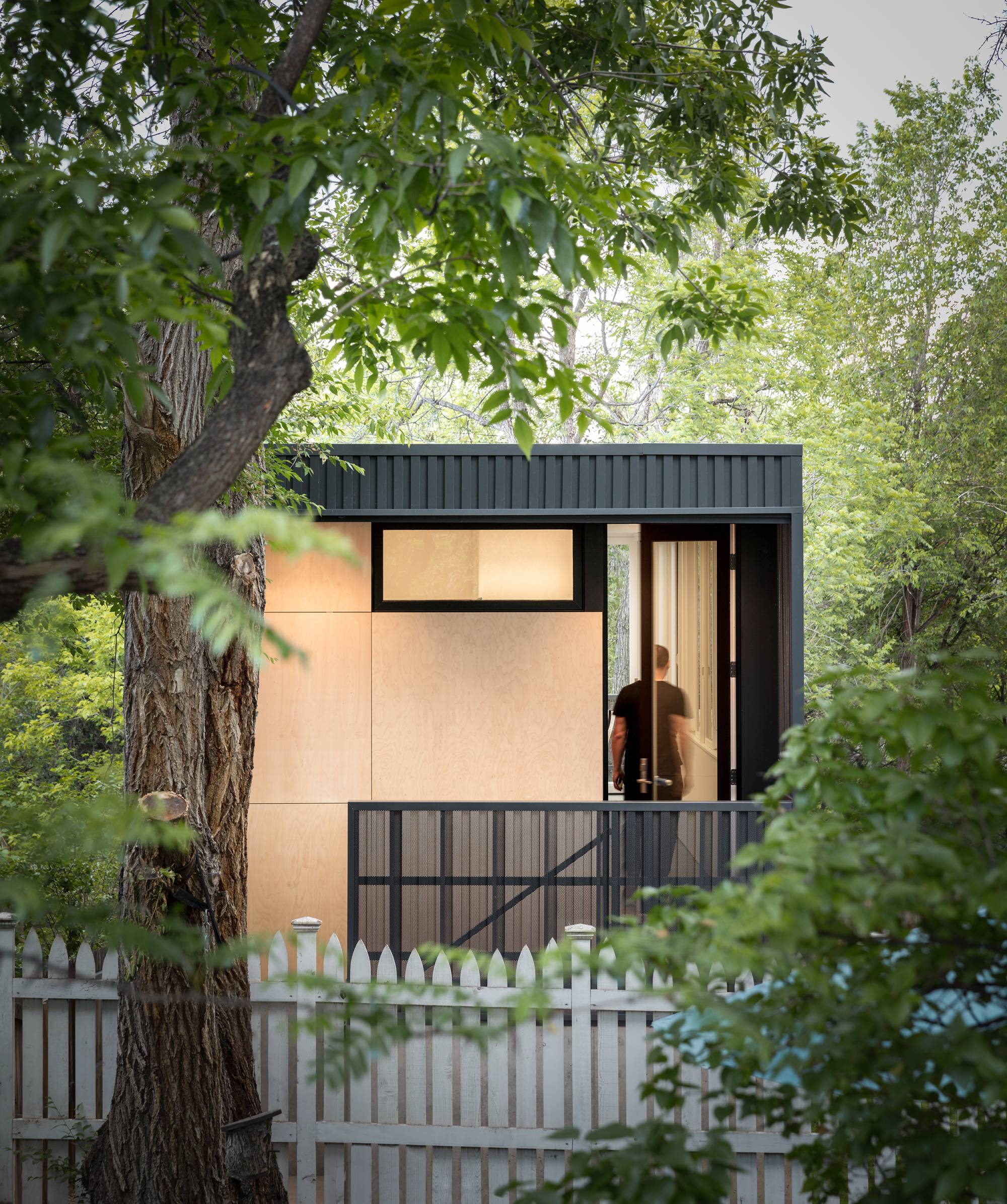 Space Pod — Studio B 