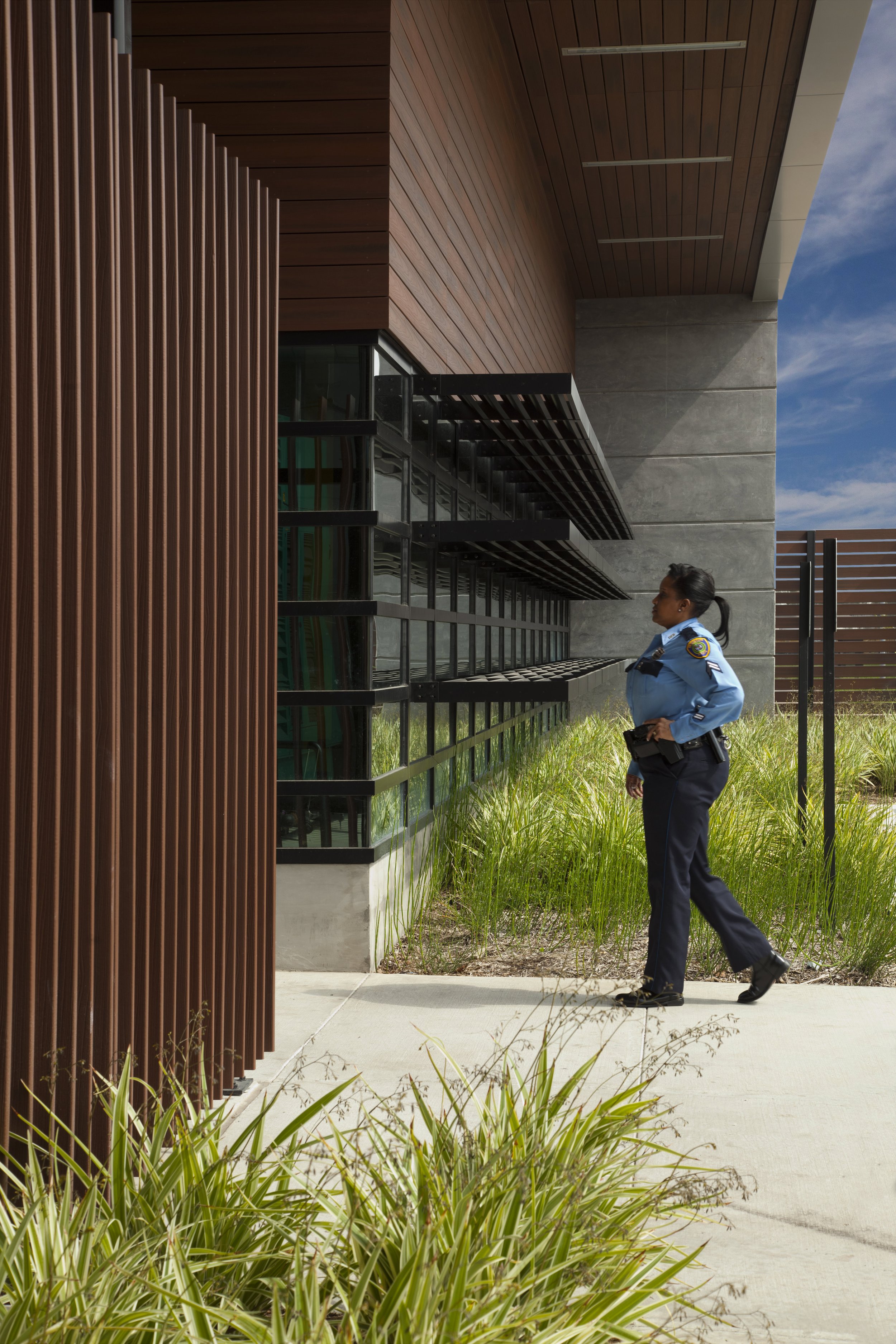 HOUSTON POLICE DEPARTMENT SOUTH GESSNER DIVISION — Roth Sheppard Architects