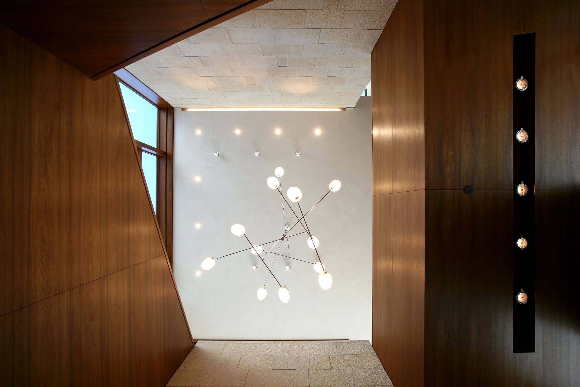 Linear House — Studio B 