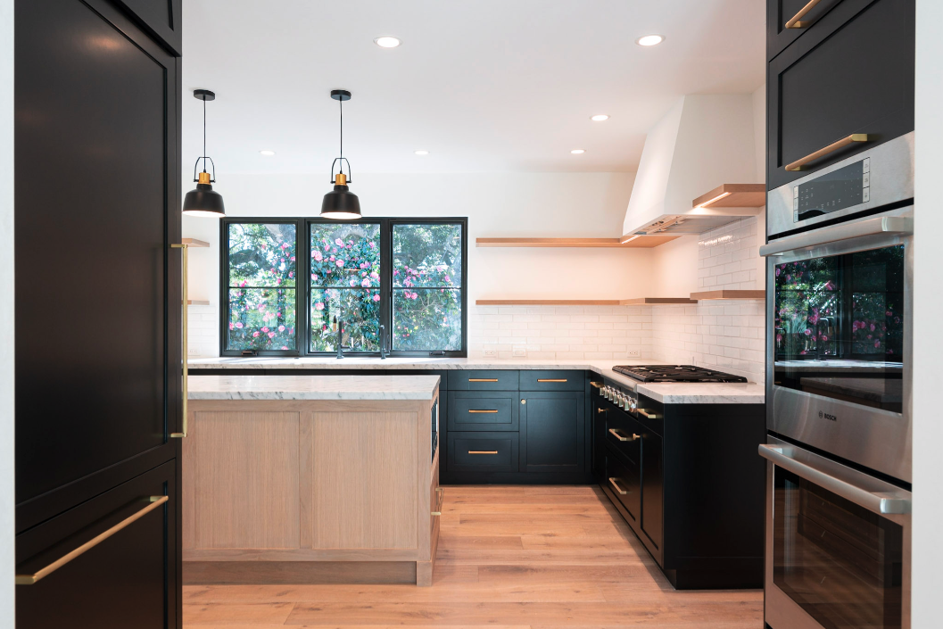 CONTEMPORARY COTTAGE — Becker Studios