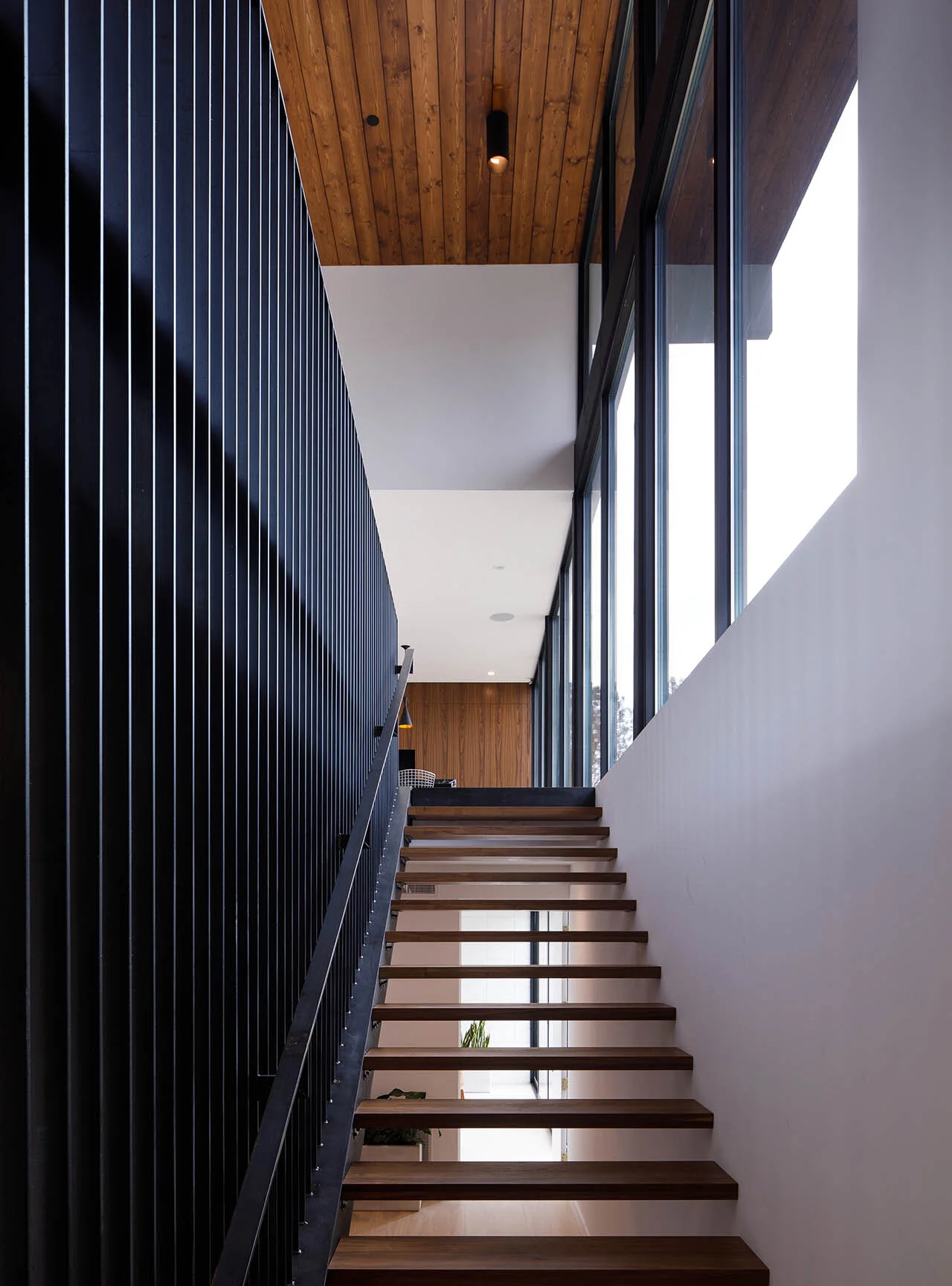 Amineh — Nakhshab Development Design