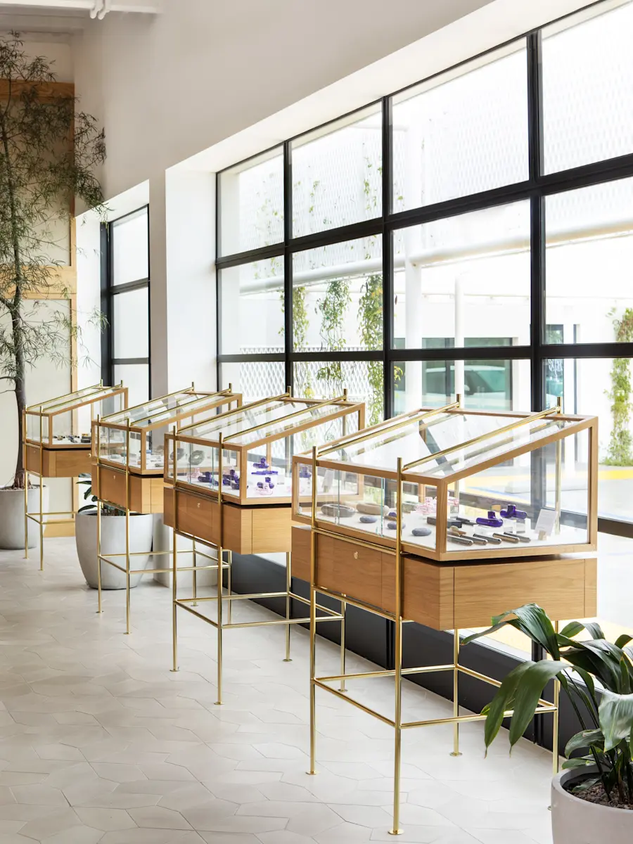 Serra — Commune Design