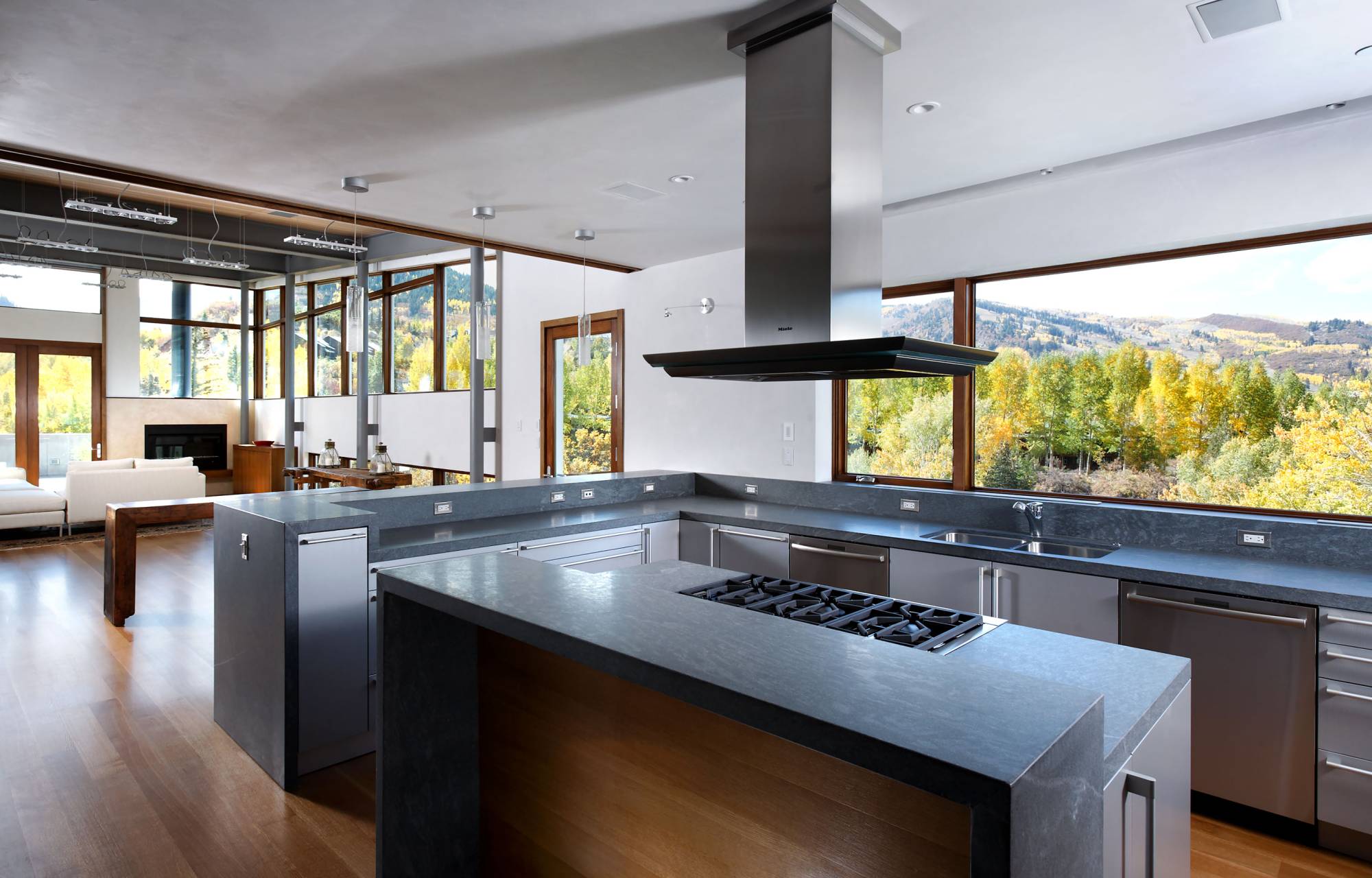 Edge House — Studio B 