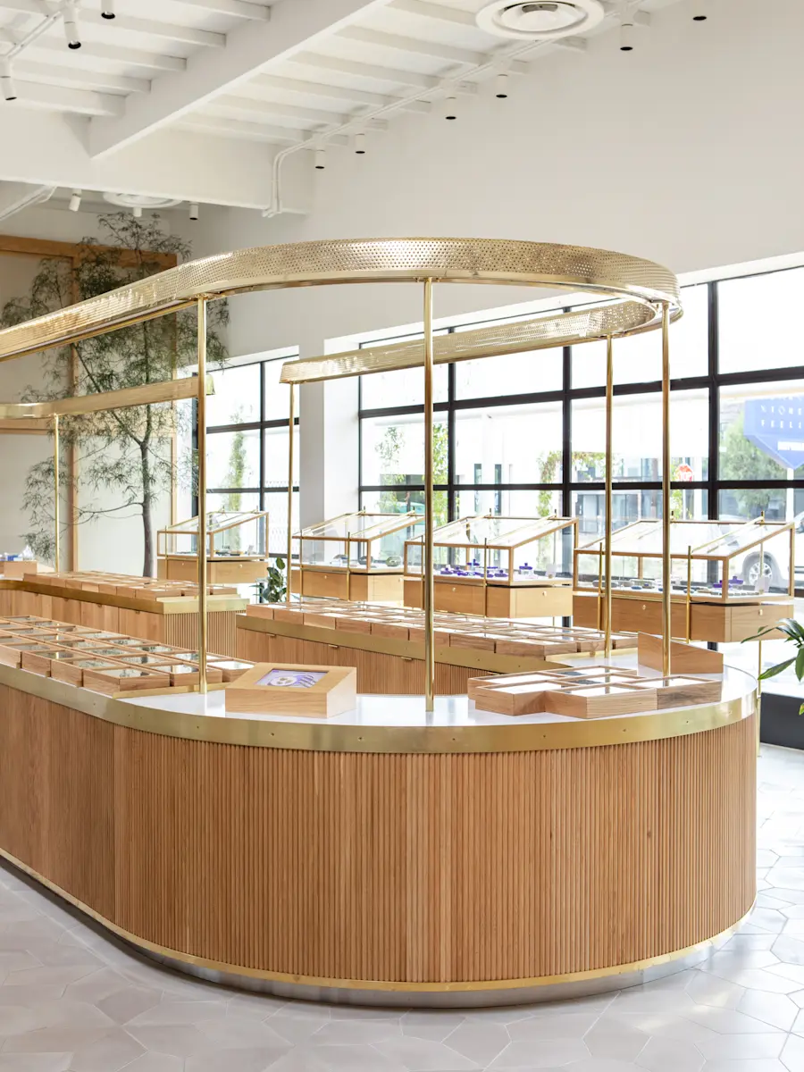 Serra — Commune Design