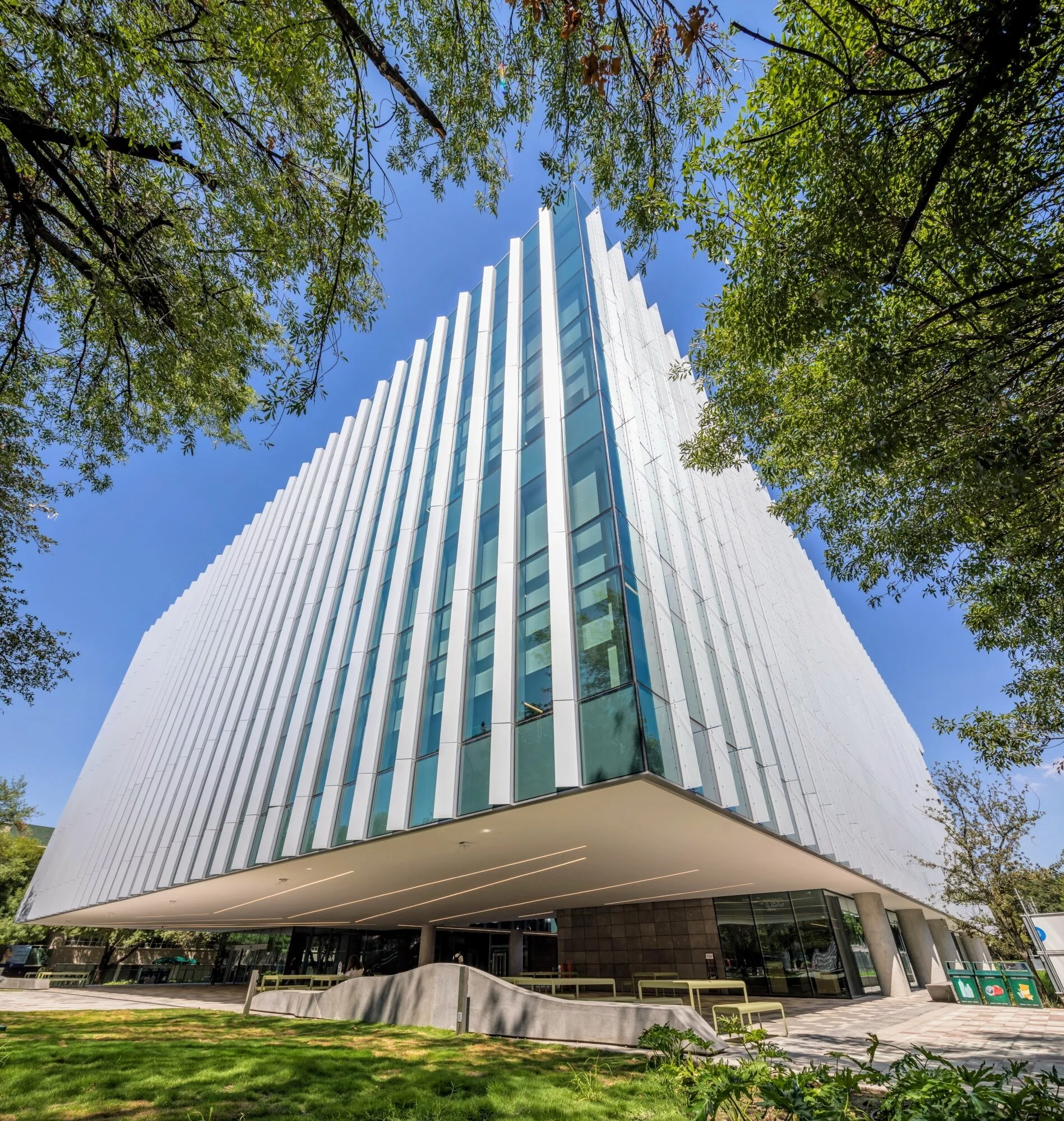 TEC Monterrey Library — Studio NYL