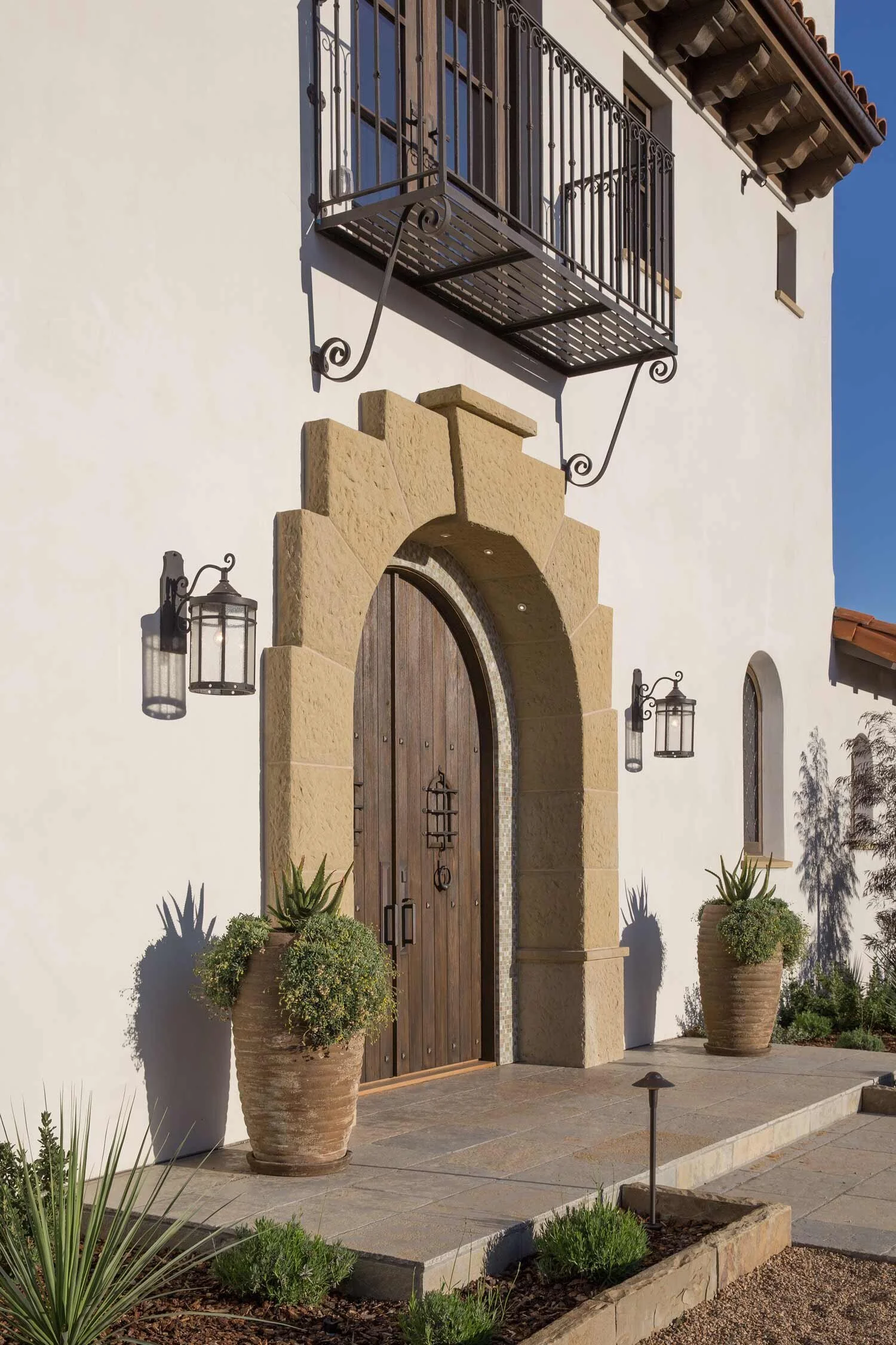 Modern Hacienda Style Architecture Design in Ojai by Tom Meaney — Tom Meaney